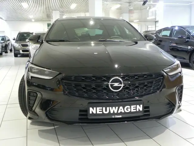 Opel Insignia view 5