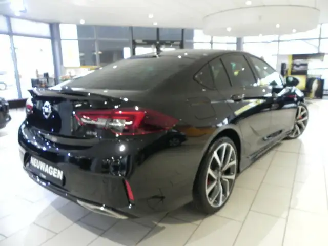 Opel Insignia view 9