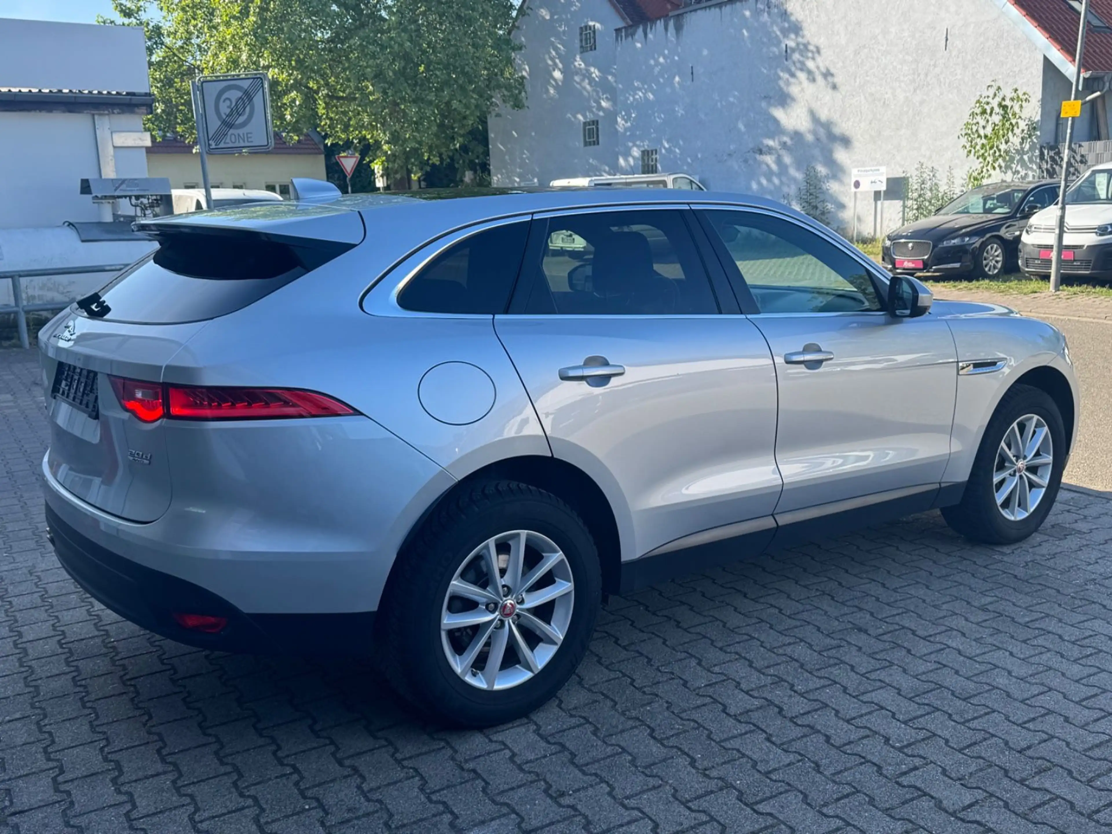 Jaguar F-Pace F-PACE Pure AWD | LED | NAVI | CAM — photo 4