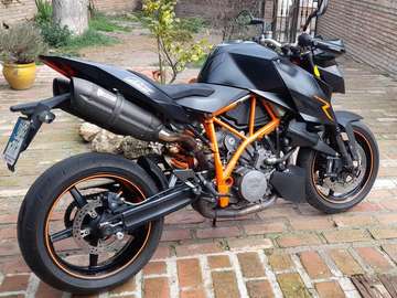 Super duke 990