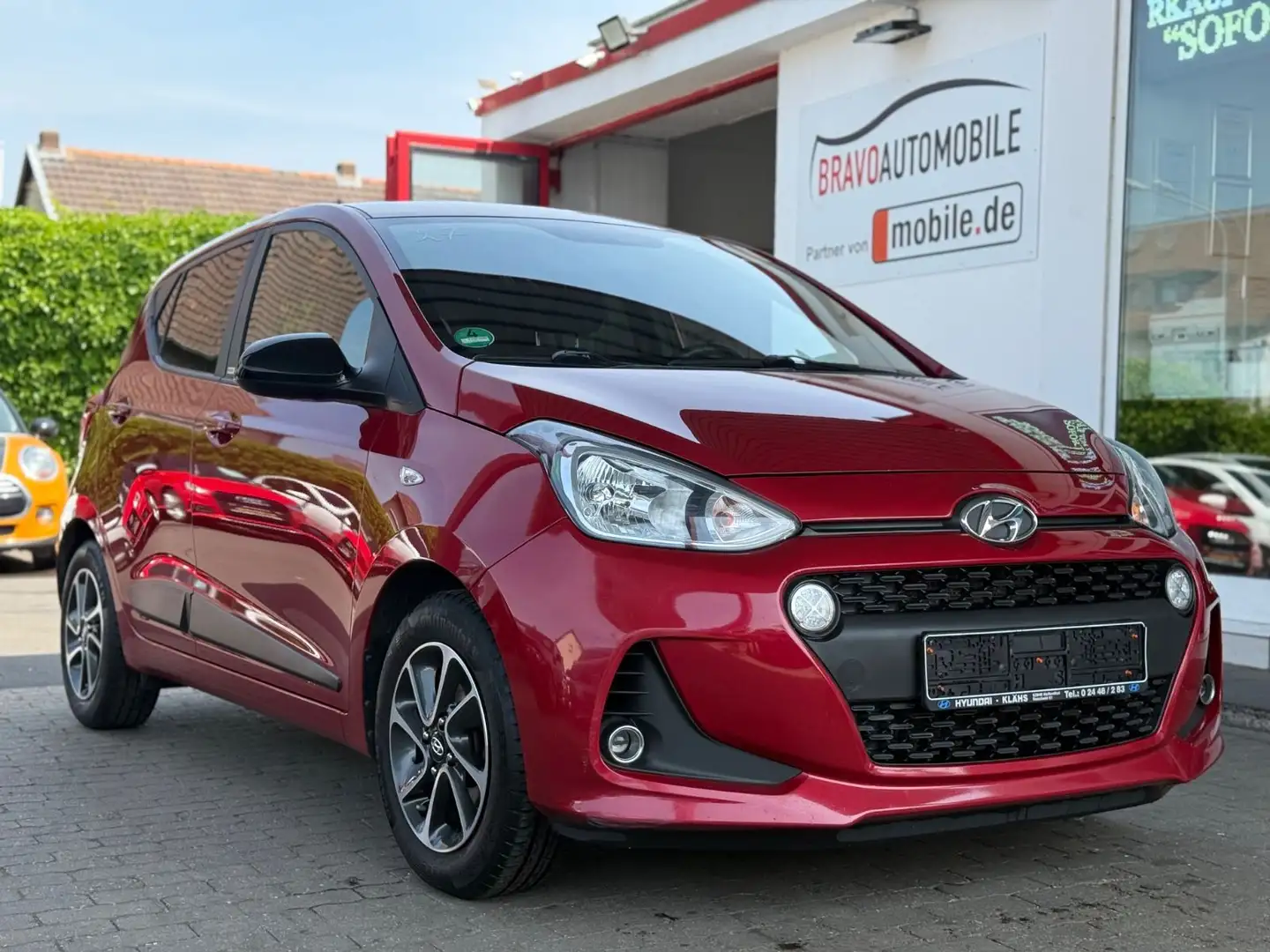 Hyundai i10 Passion KLIMA/SHZ/LENK-HZNG/BLUETOOTH/USB Rot - 1