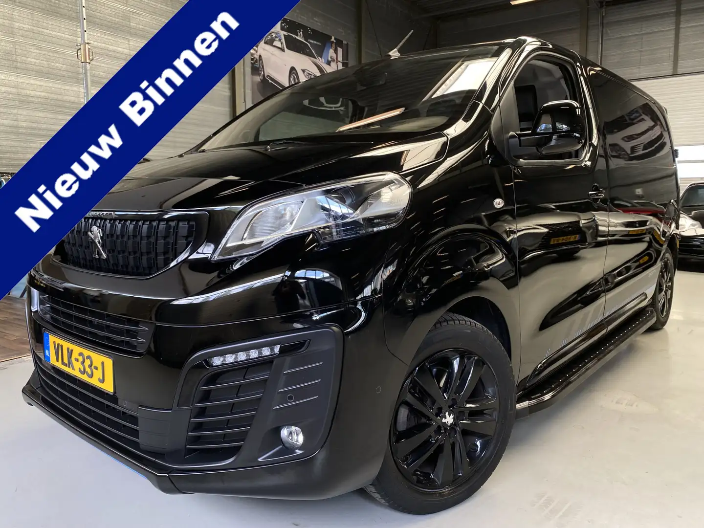 Peugeot Expert 2.0 BlueHDI 180 Standard Asphalt Sport Automaat, C Zwart - 1