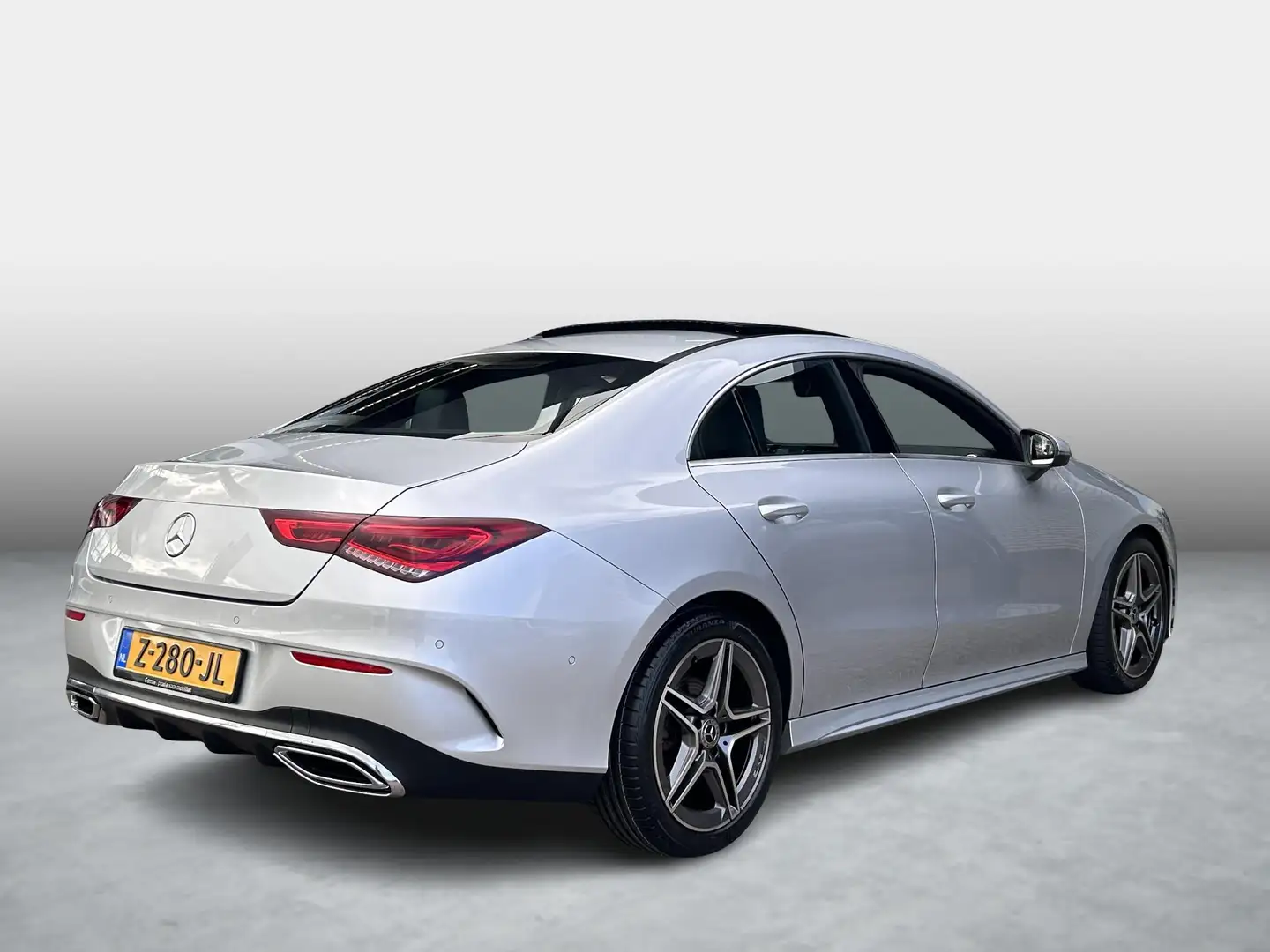 Mercedes-Benz CLA 180 | Panoramadak | AMG | Stoelverwarming Gris - 2
