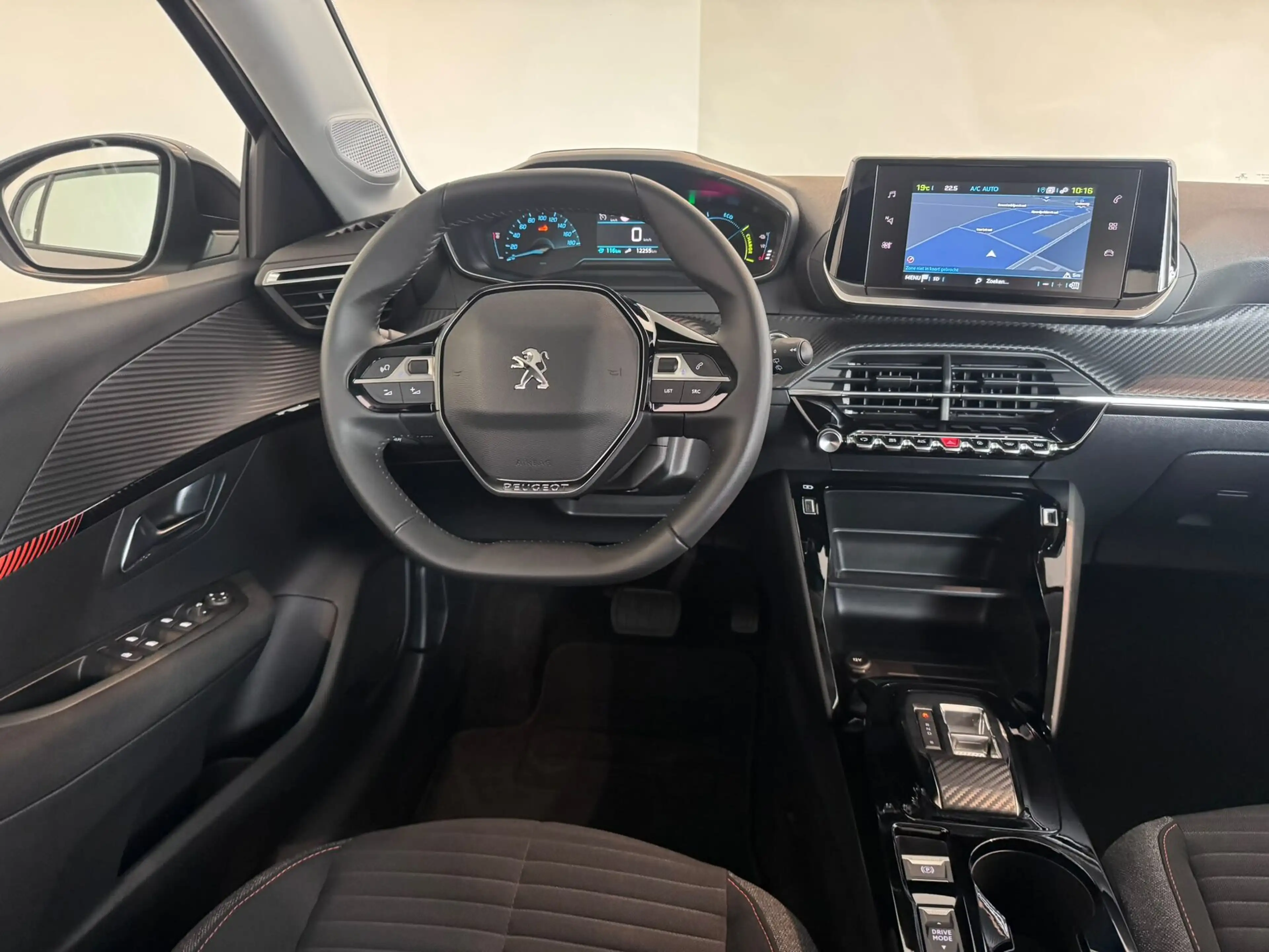 Peugeot e-208 EV Active Pack 50 kWh — photo 6
