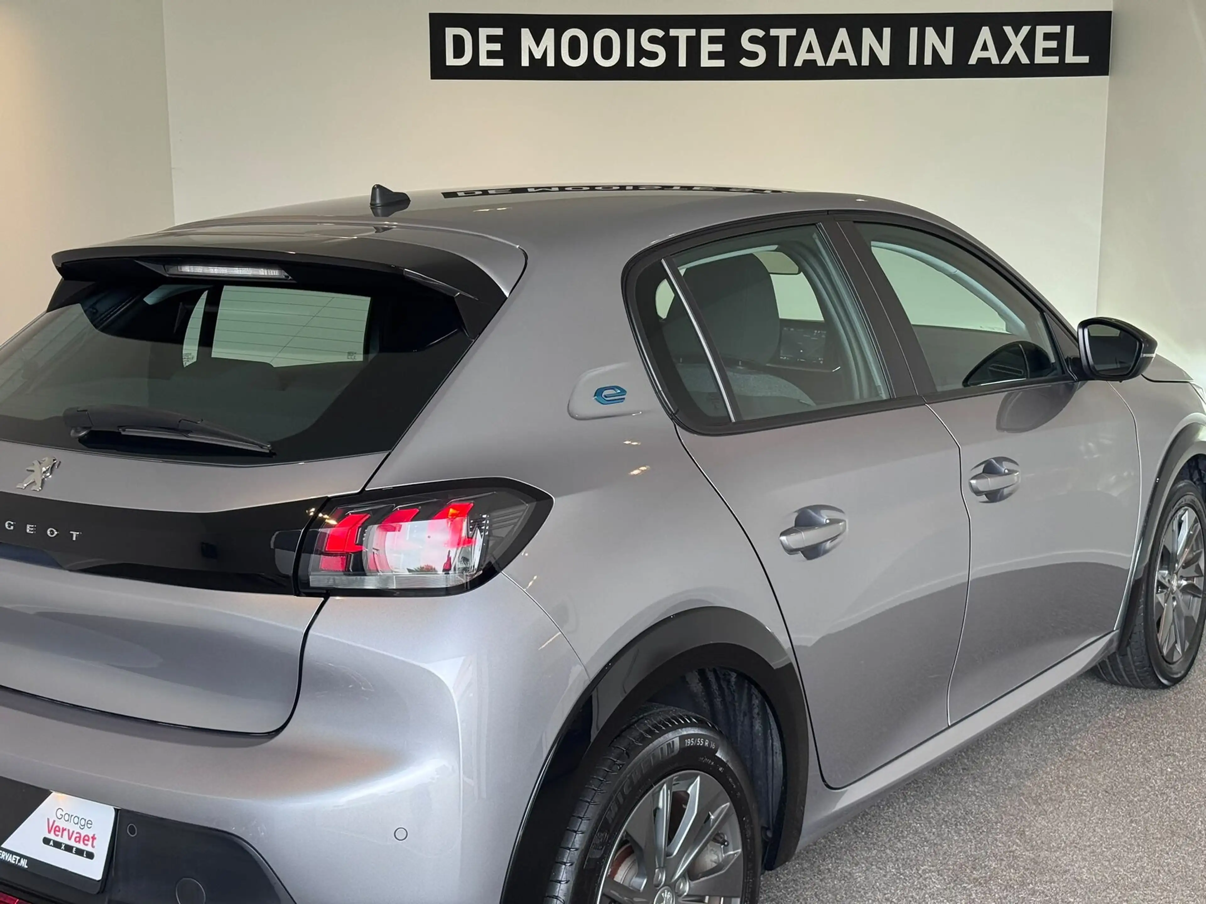 Peugeot e-208 EV Active Pack 50 kWh — photo 15