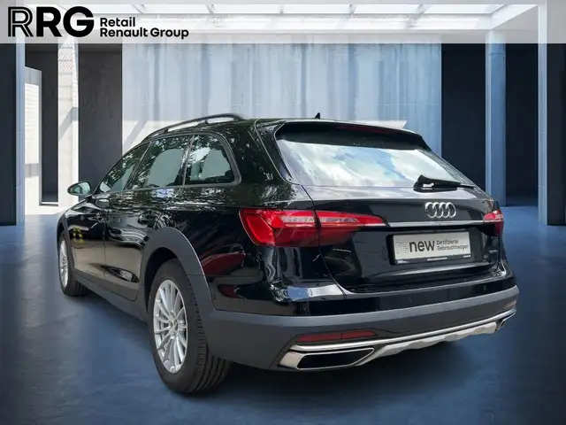 Audi A4 view 4