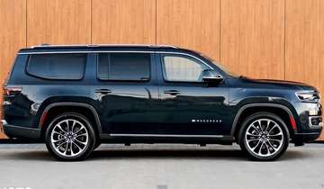 5.7L HEMI V8 | Luxury American Full-Size SUV | Series III