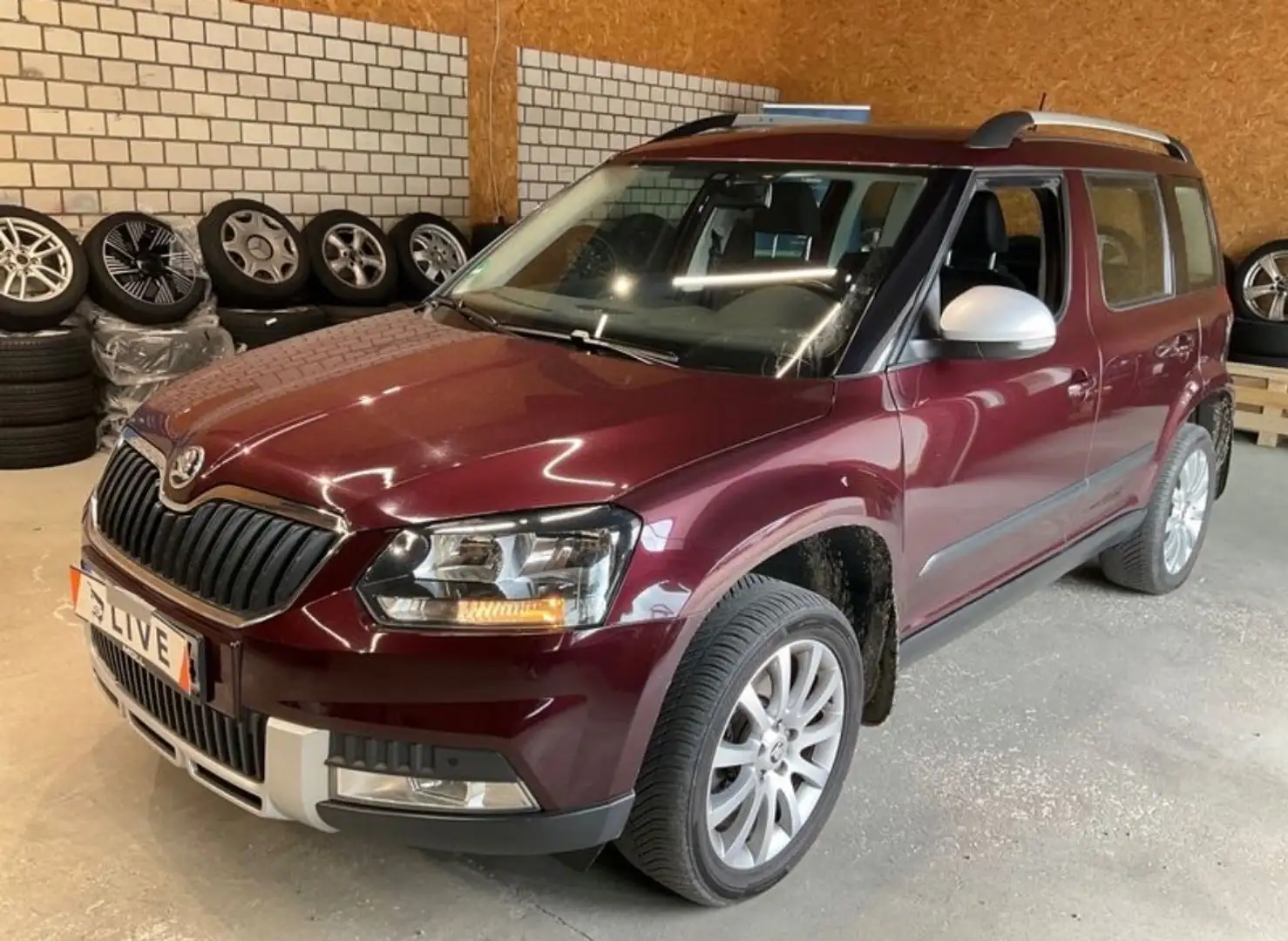 Skoda Yeti Elegance Outdoor 4x4*DSG*Pano*AHK*SHZ Rot - 1