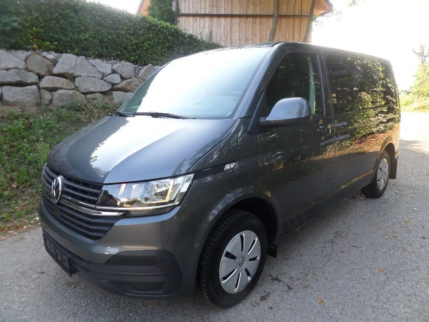Volkswagen T6.1 Kombi Kombi Multivan Optik KR 2,0 TDI DSG 8-Sitzer Ahk Grau - 1