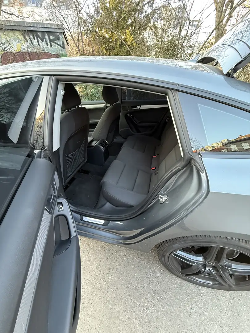 Audi A5 2.0 TFSI (155kW) Grau - 2
