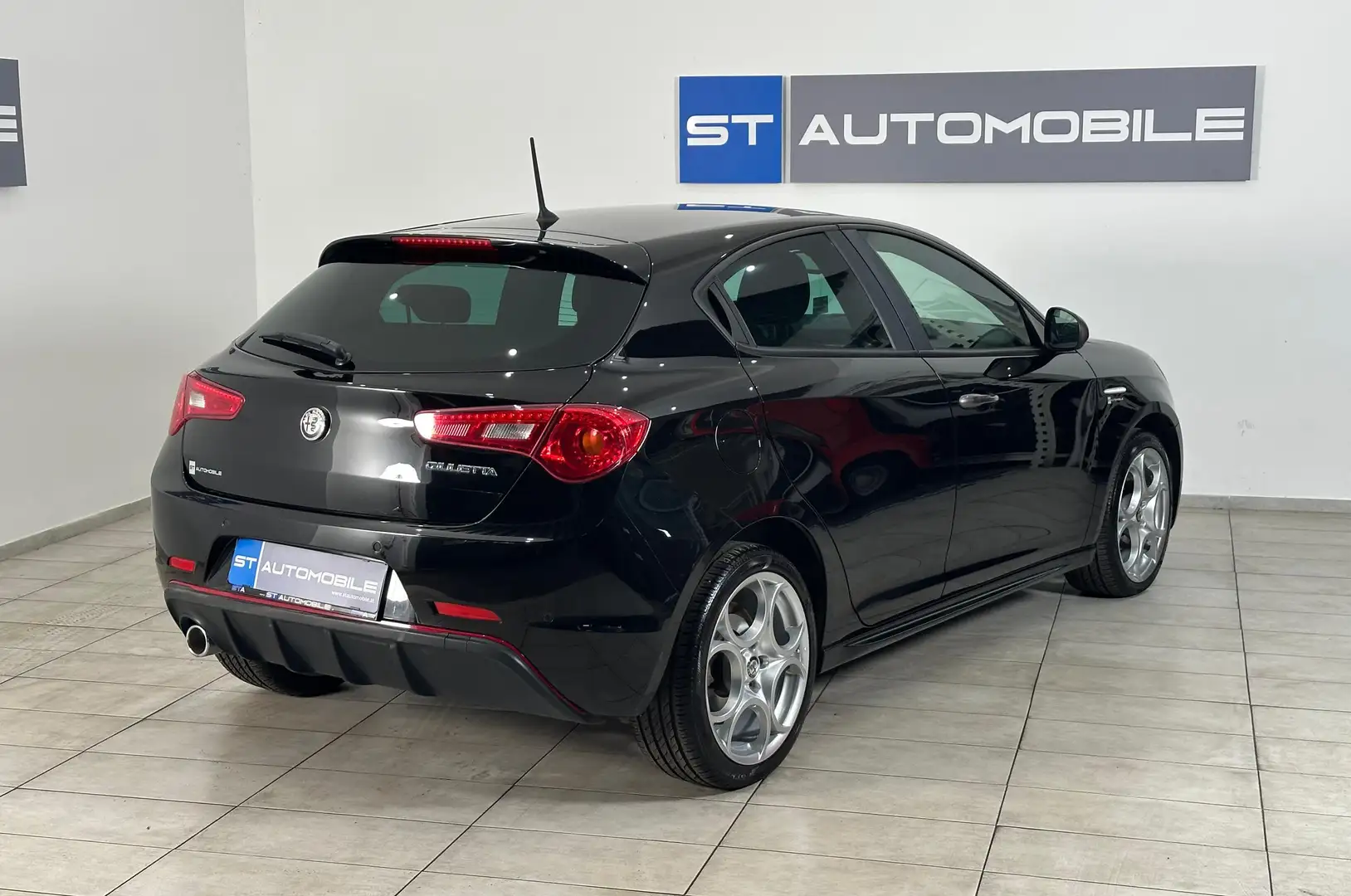Alfa Romeo Giulietta 1.6 JTD Super Aut. // PDC // KLIMAAUTOMATIK // - 2