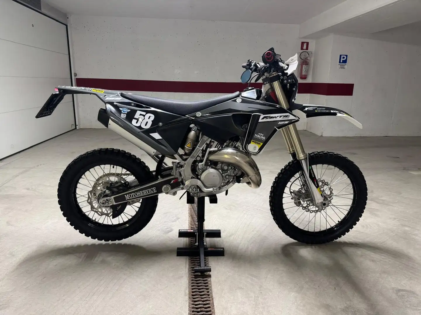Fantic 125E Fantic XE 125 Enduro (2022) Černá - 2