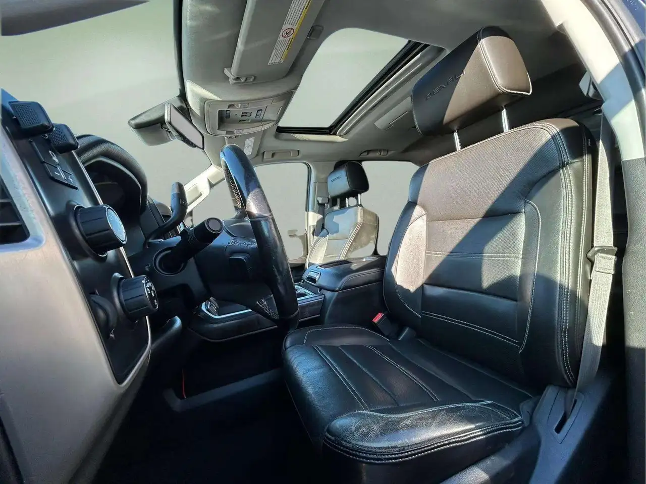 GMC Sierra 3500HD снимка GMC Sierra 3500HD