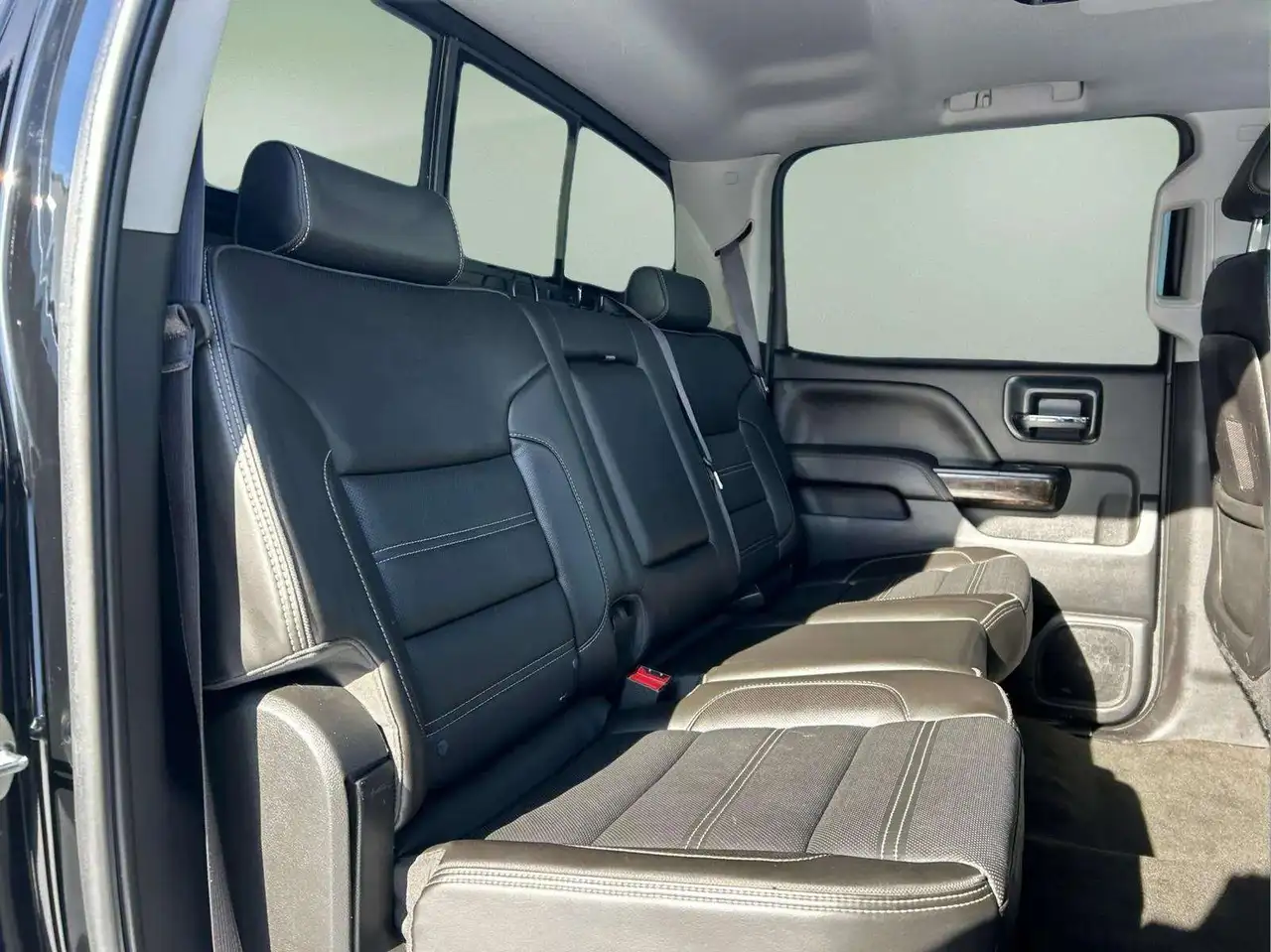 GMC Sierra 3500HD снимка GMC Sierra 3500HD