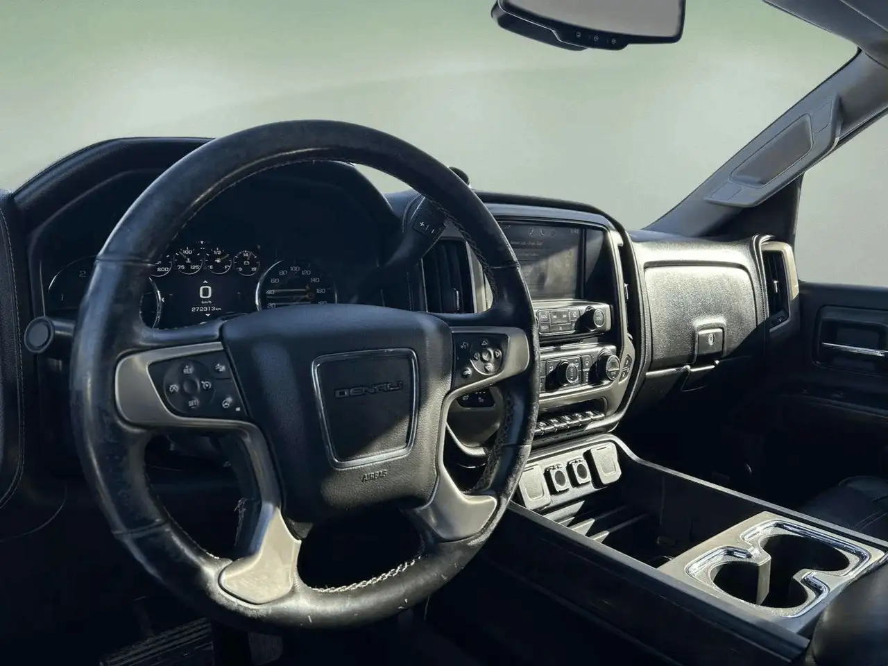 GMC Sierra 3500HD снимка GMC Sierra 3500HD