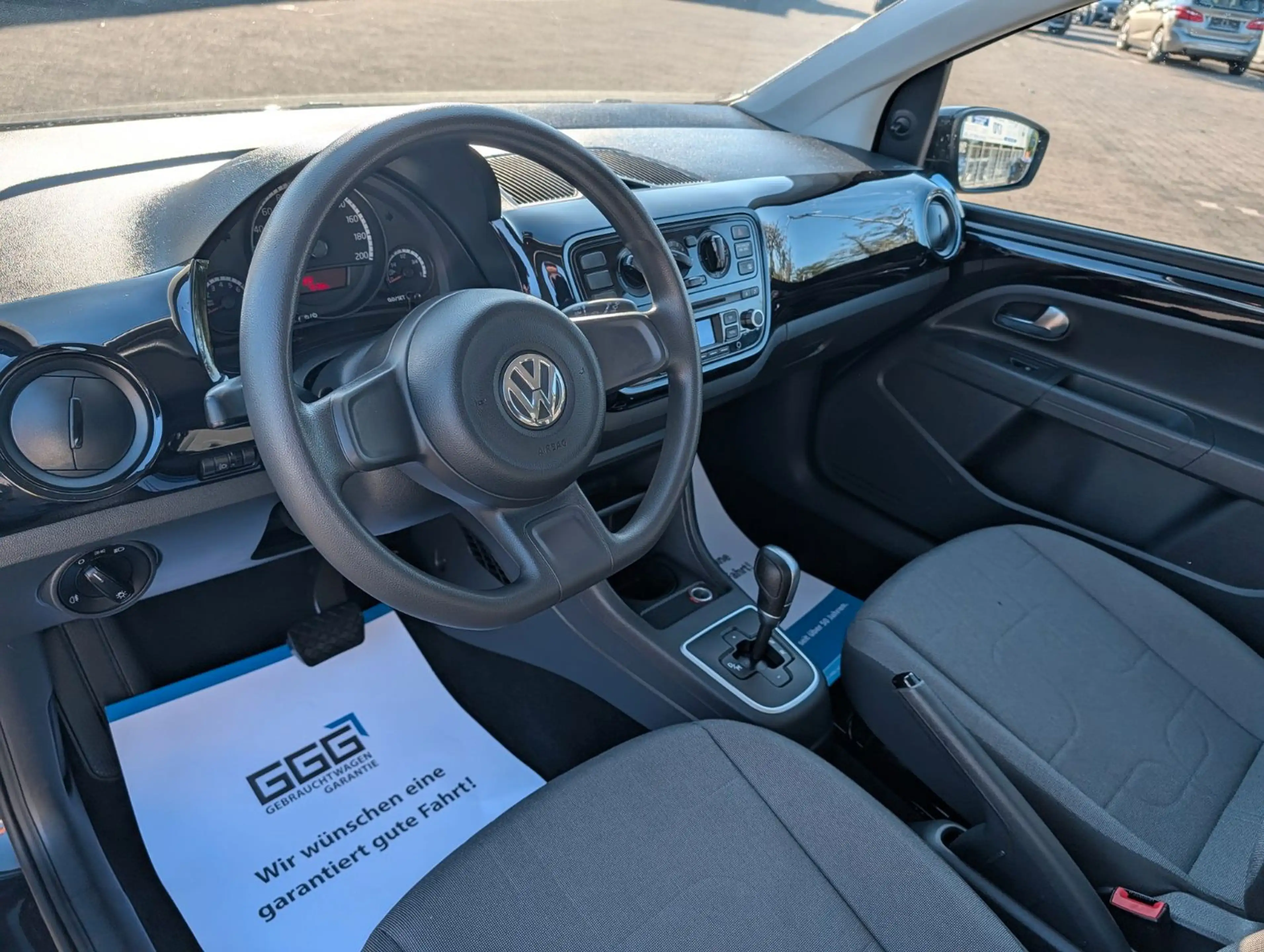 Volkswagen up! 1.0 ASG move up! GARANTIE KLIMA NAVI TÜV NEU — photo 11