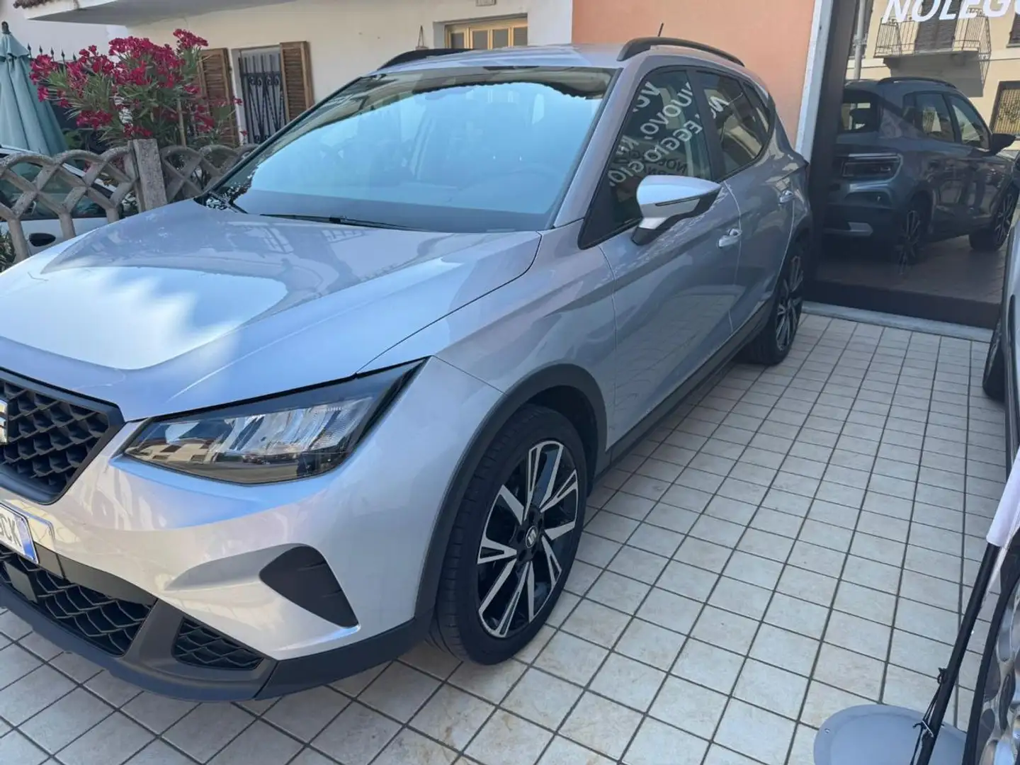SEAT Arona 1.0 EcoTSI Style Gris - 2