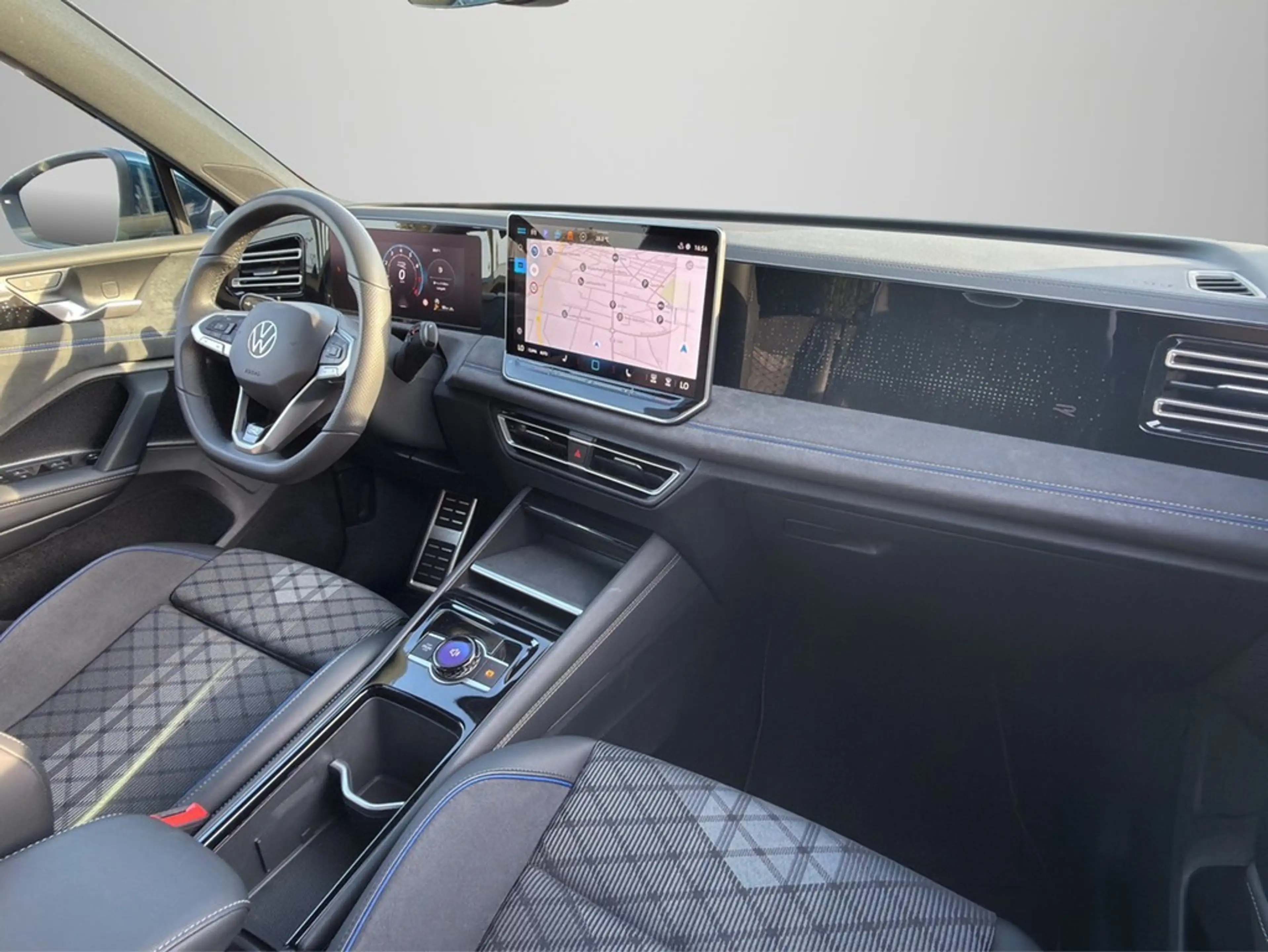 Volkswagen Tiguan 1.5 eTSI R-Line *PANO*STANDHEIZUNG*ACC*DCC*MATRIX* — photo 6