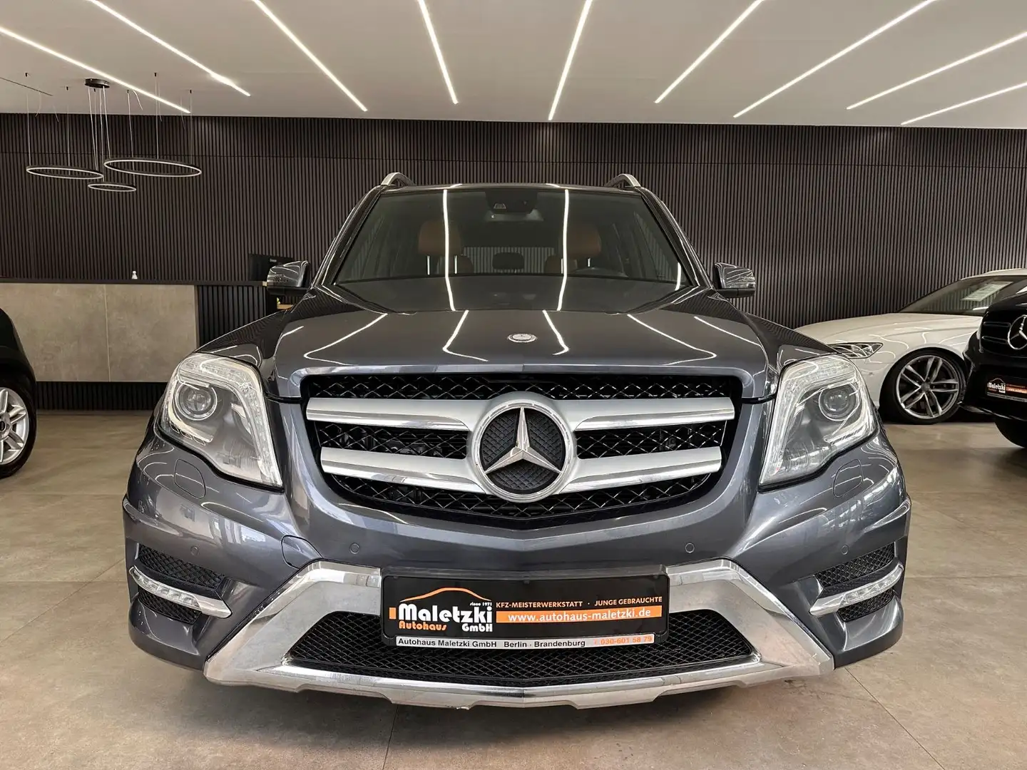 Mercedes-Benz GLK 350 CDI 4Matic AMG*Designo*Memory*1.Hand* Grau - 2