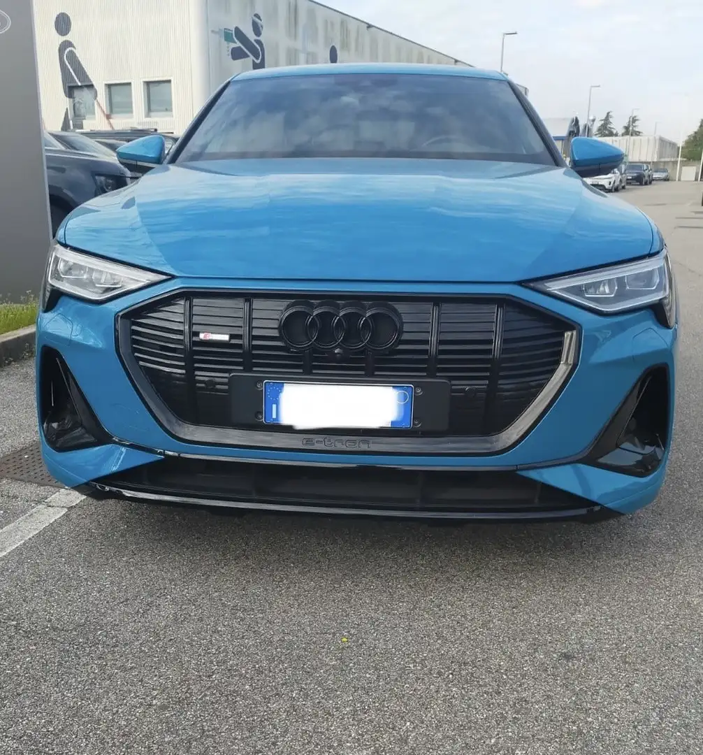 Audi Q8 e-tron S-Line quattro Синій - 2