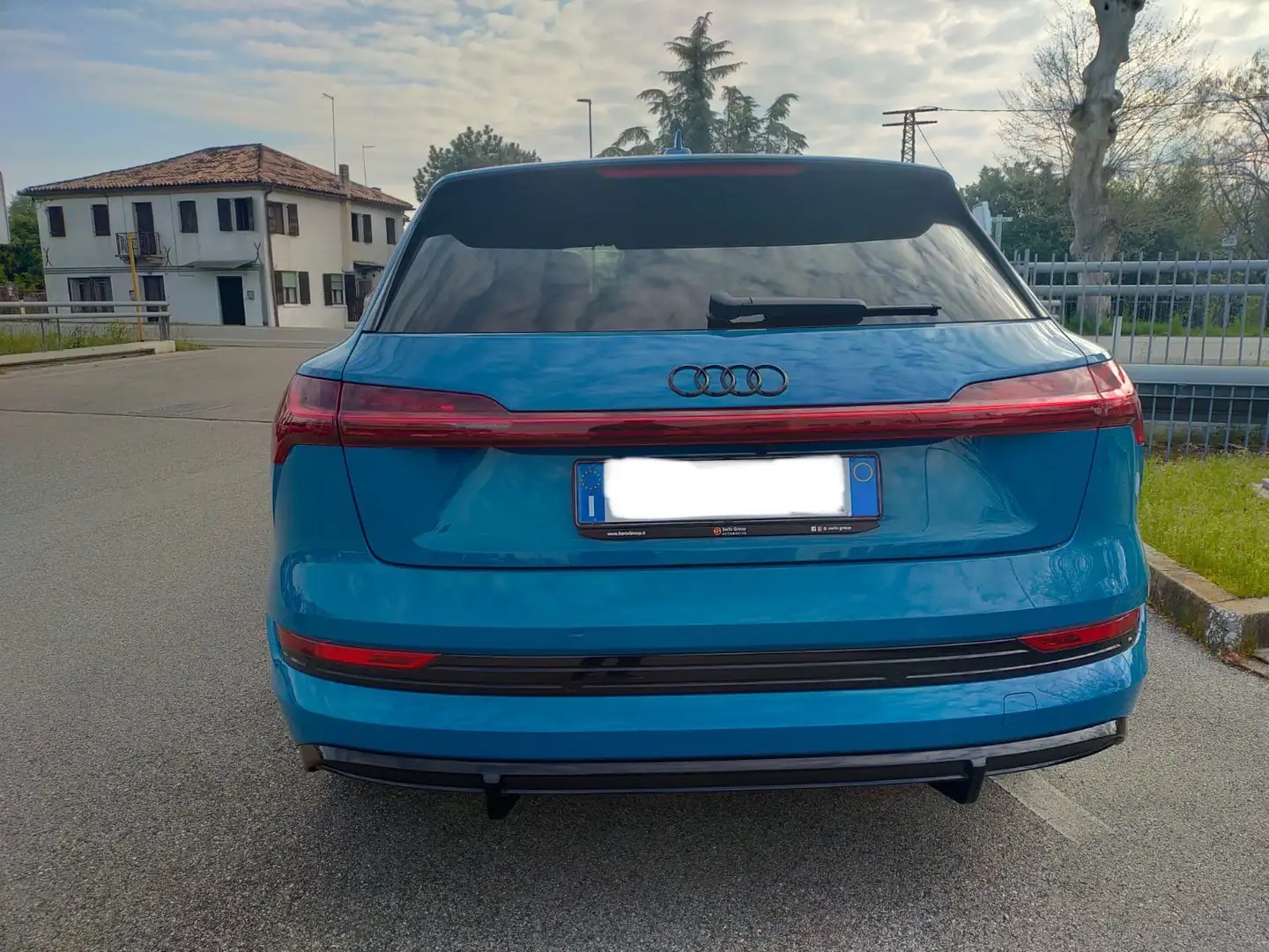 Audi Q8 e-tron S-Line quattro Синій - 1