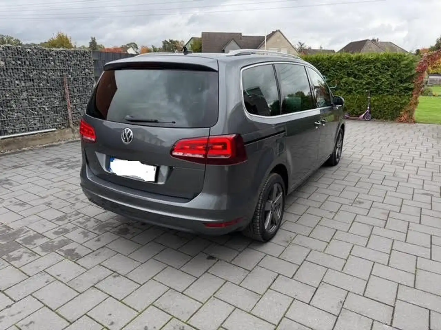 Volkswagen Sharan Sharan 1.4 TSI DSG (BlueMotion Technology) Sound Grau - 2