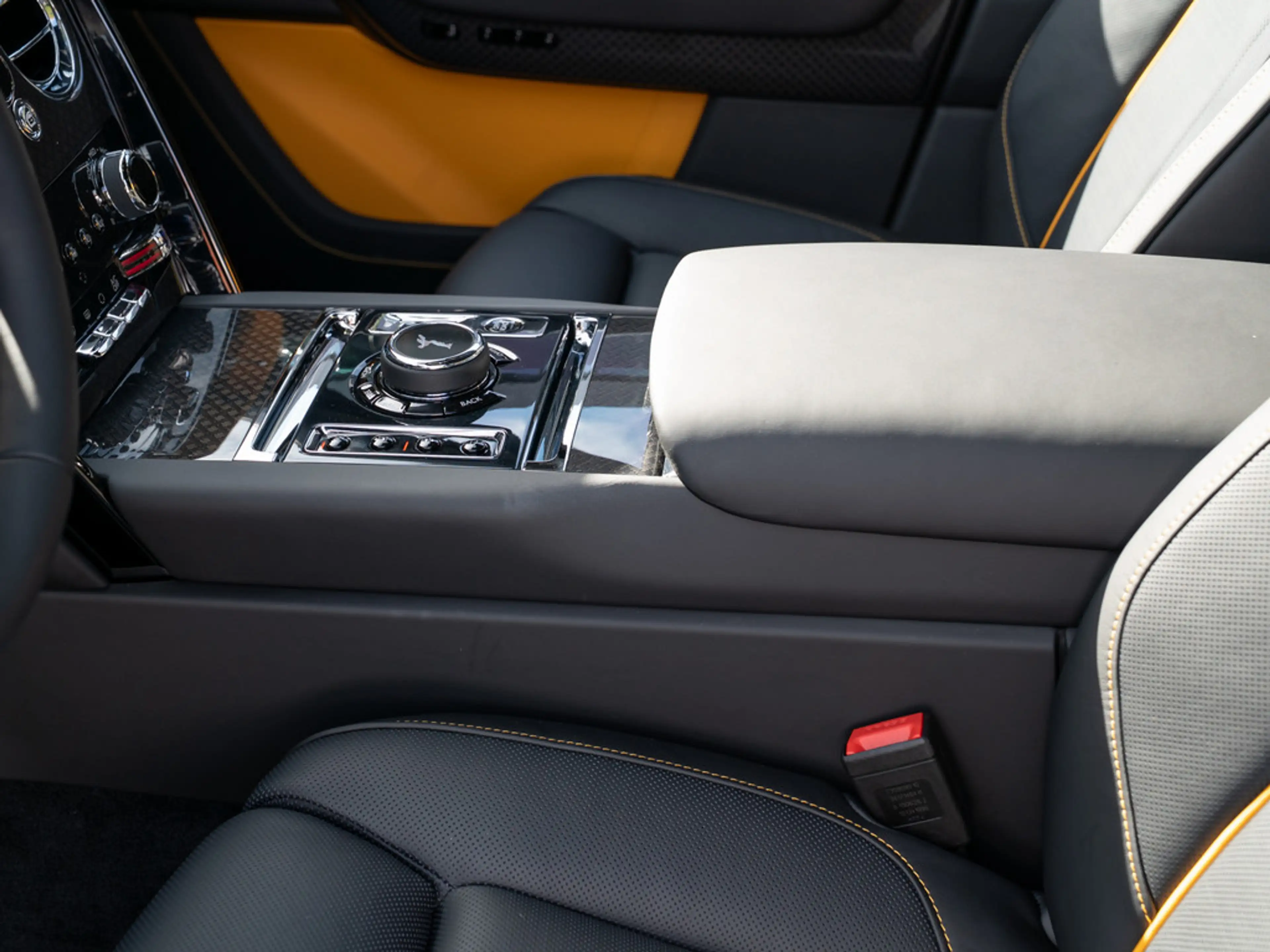 Rolls-Royce Cullinan Black Badge SERIES II + MY27 — photo 14
