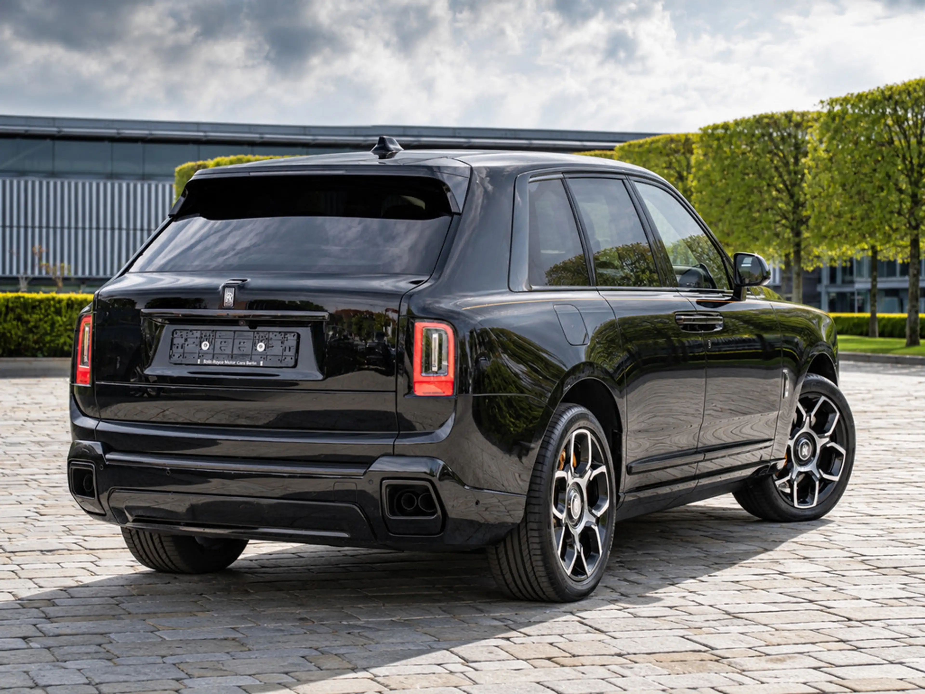 Rolls-Royce Cullinan Black Badge SERIES II + MY27 — photo 4