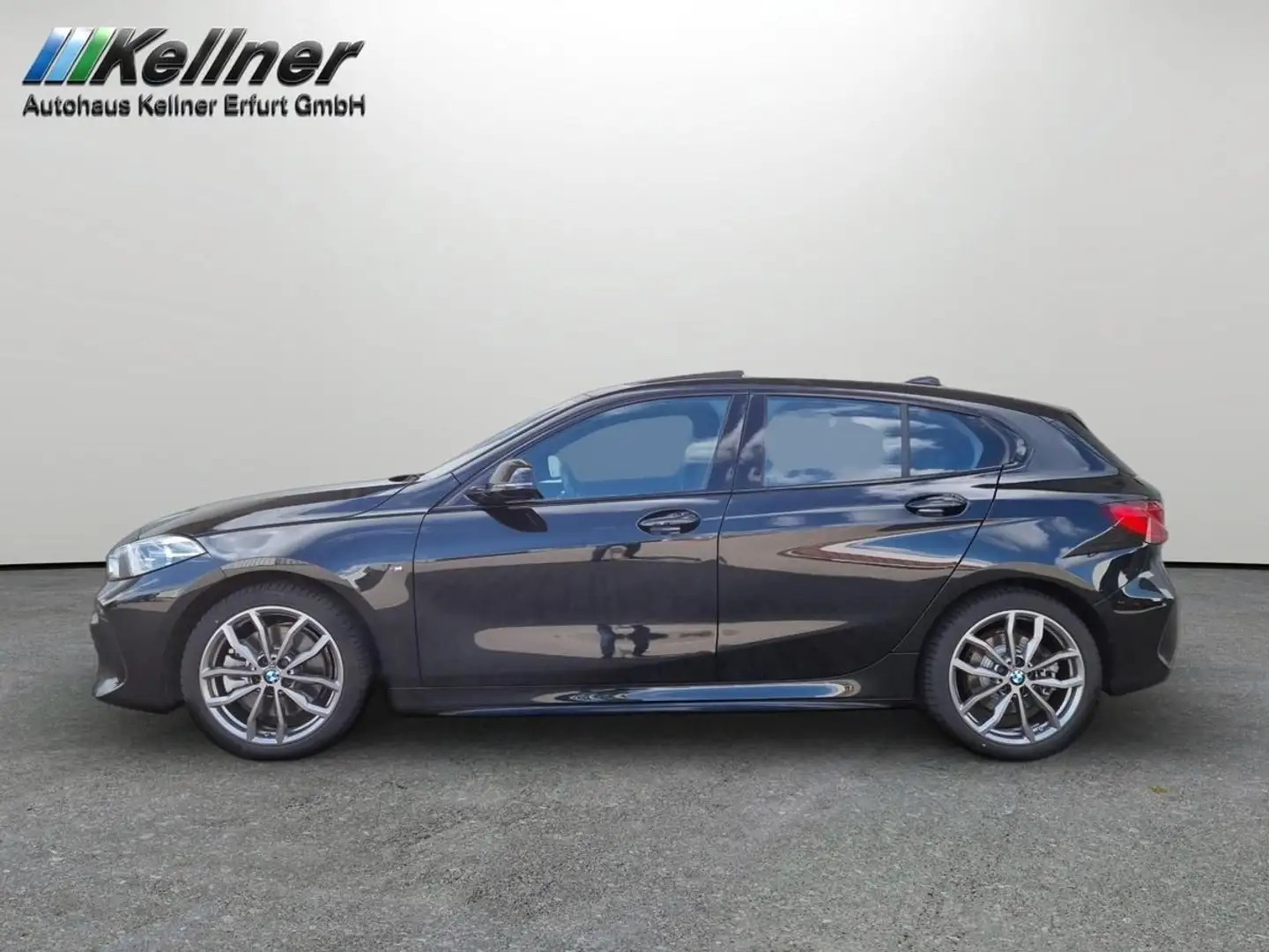 BMW 120 i Aut.+M-Sport+HiFi+Panorama+Wireless+Klimaa Zwart - 2