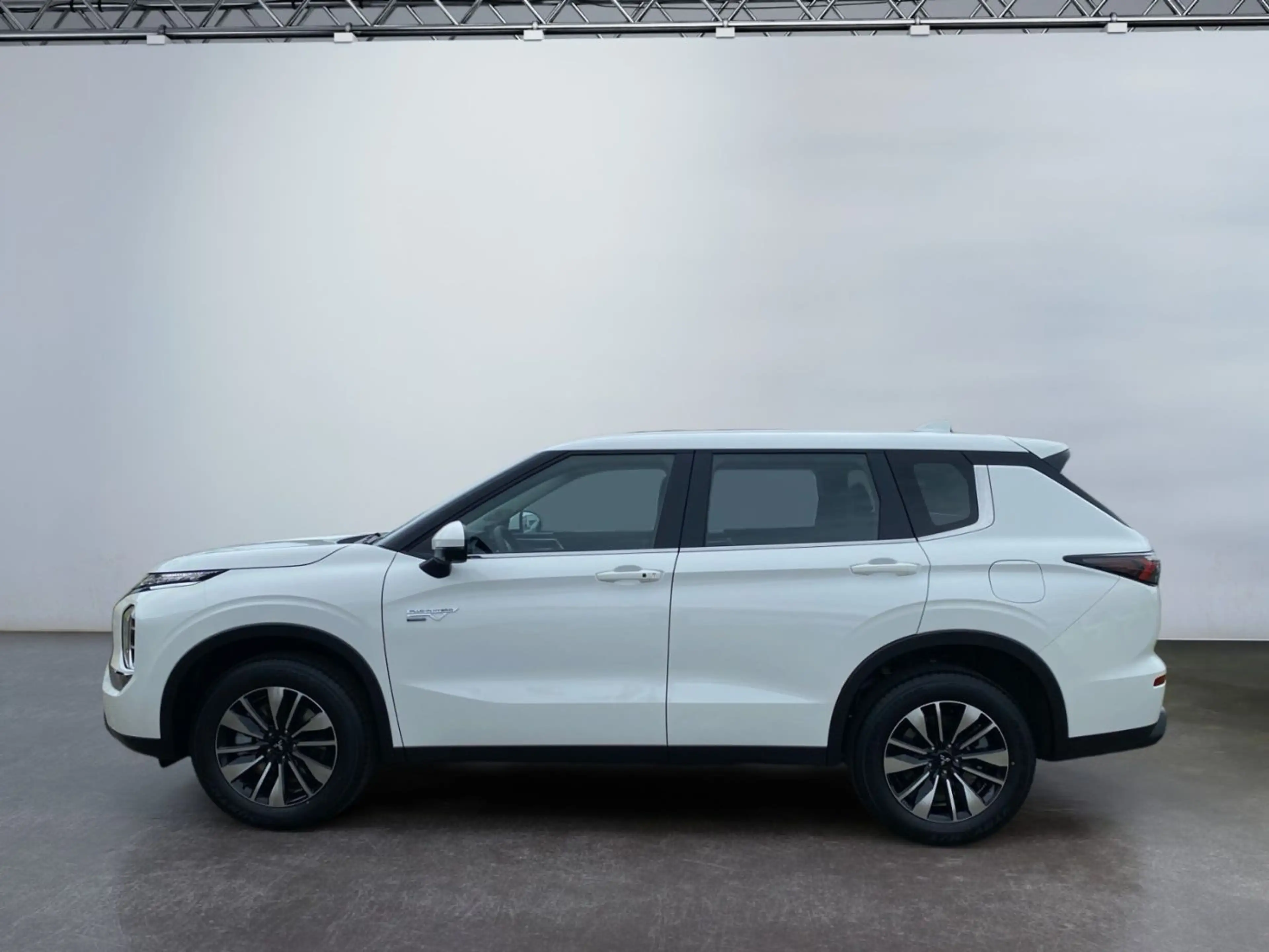 Mitsubishi Outlander Diamant 2.4 PHEV S-AWC ACC+KAM360+LED — photo 3