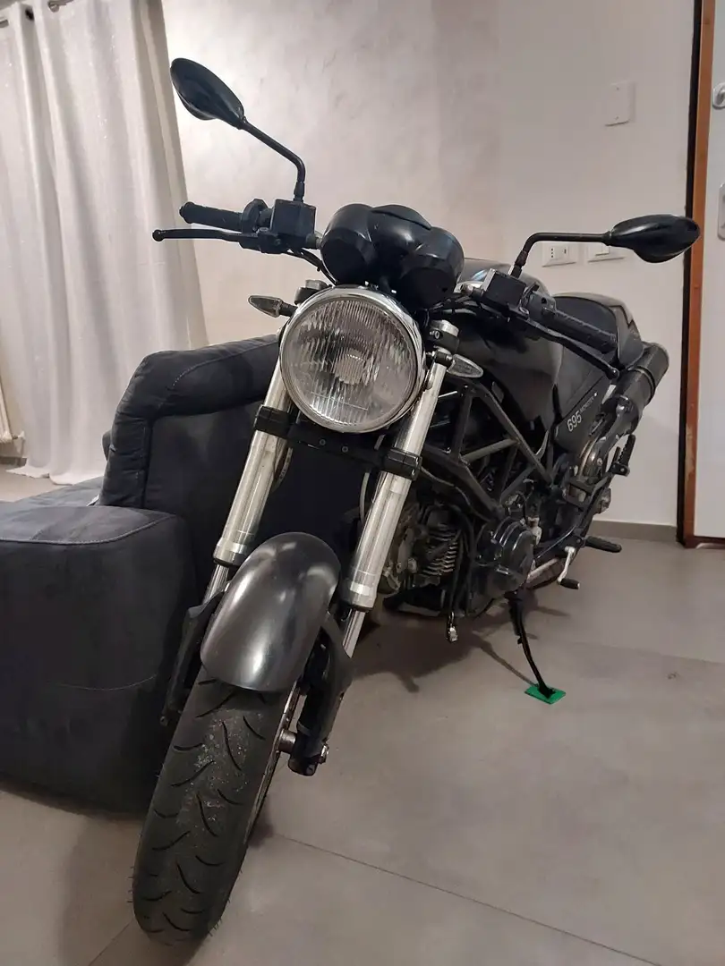 Ducati Monster 695 Termignoni dark crna - 1