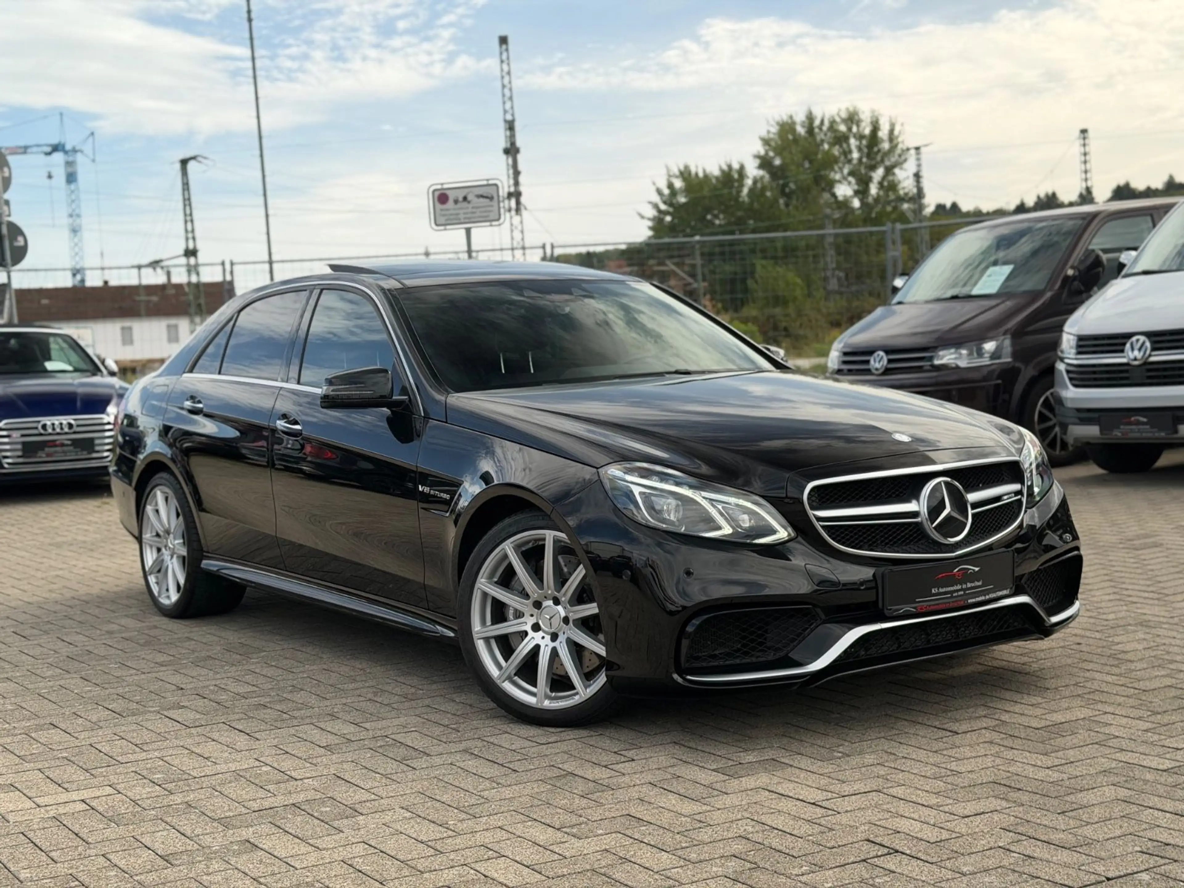 Mercedes-Benz E 63 AMG 4Matic *Pano*HK*Distronic*Original* — photo 4