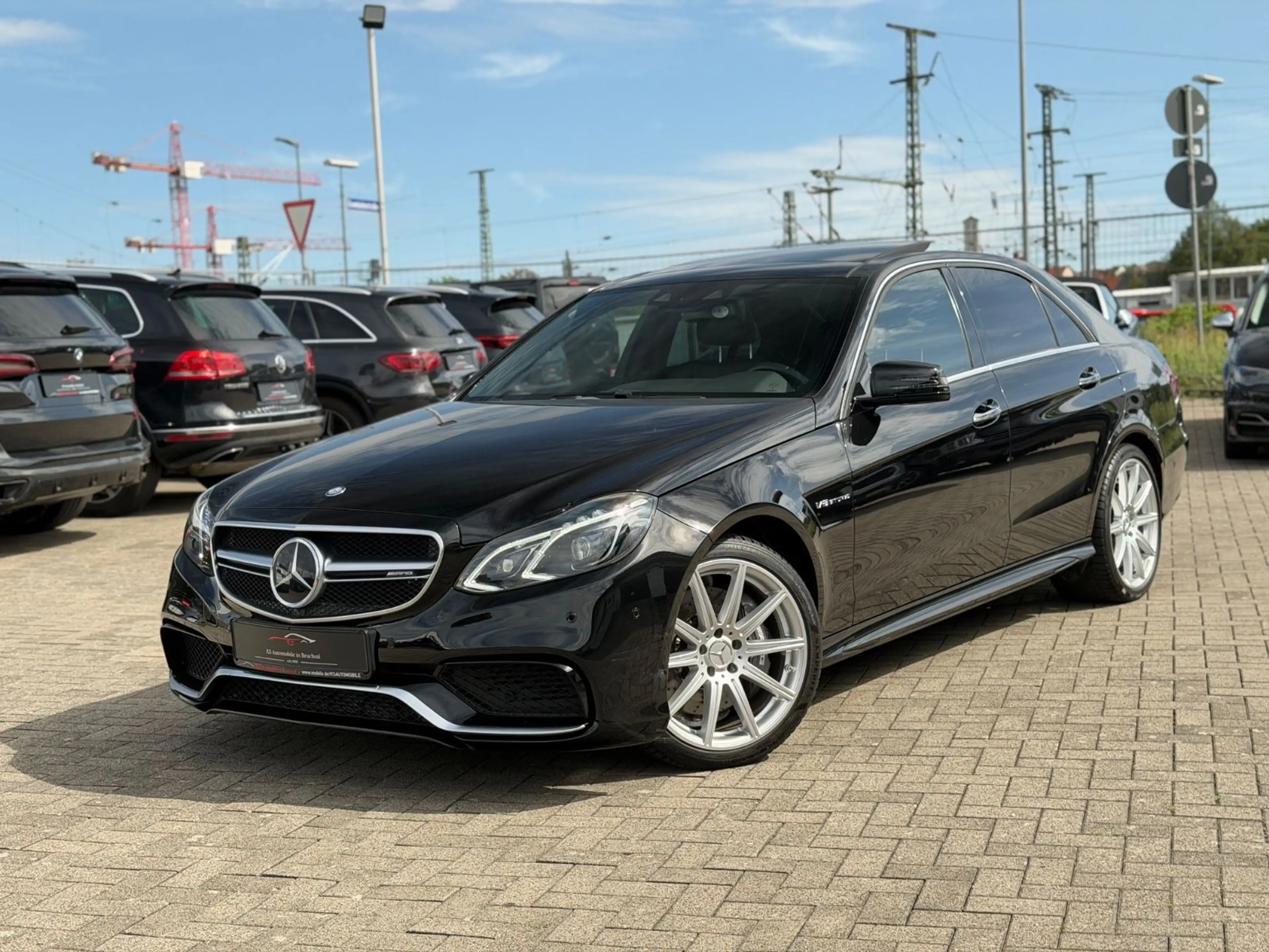 Mercedes-Benz E 63 AMG 4Matic *Pano*HK*Distronic*Original*