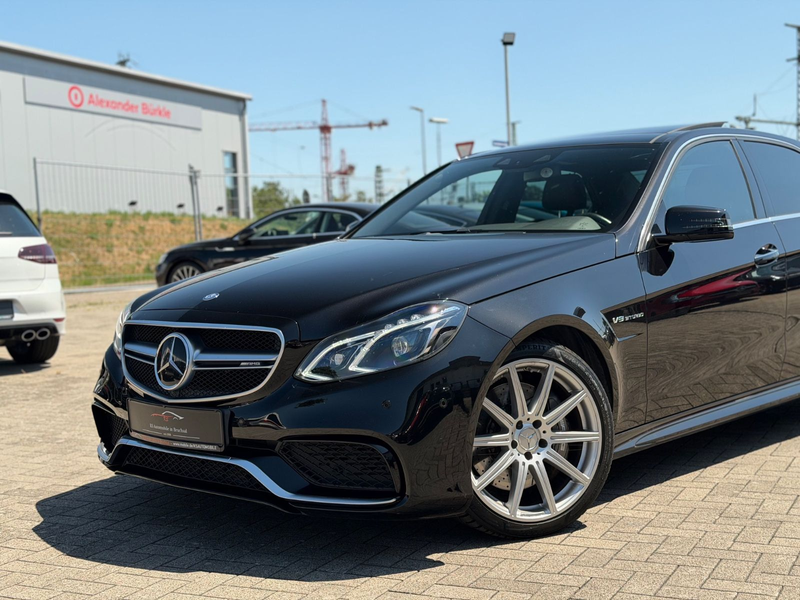 Mercedes-Benz E 63 AMG 4Matic *Pano*HK*Distronic*Original* — photo 2