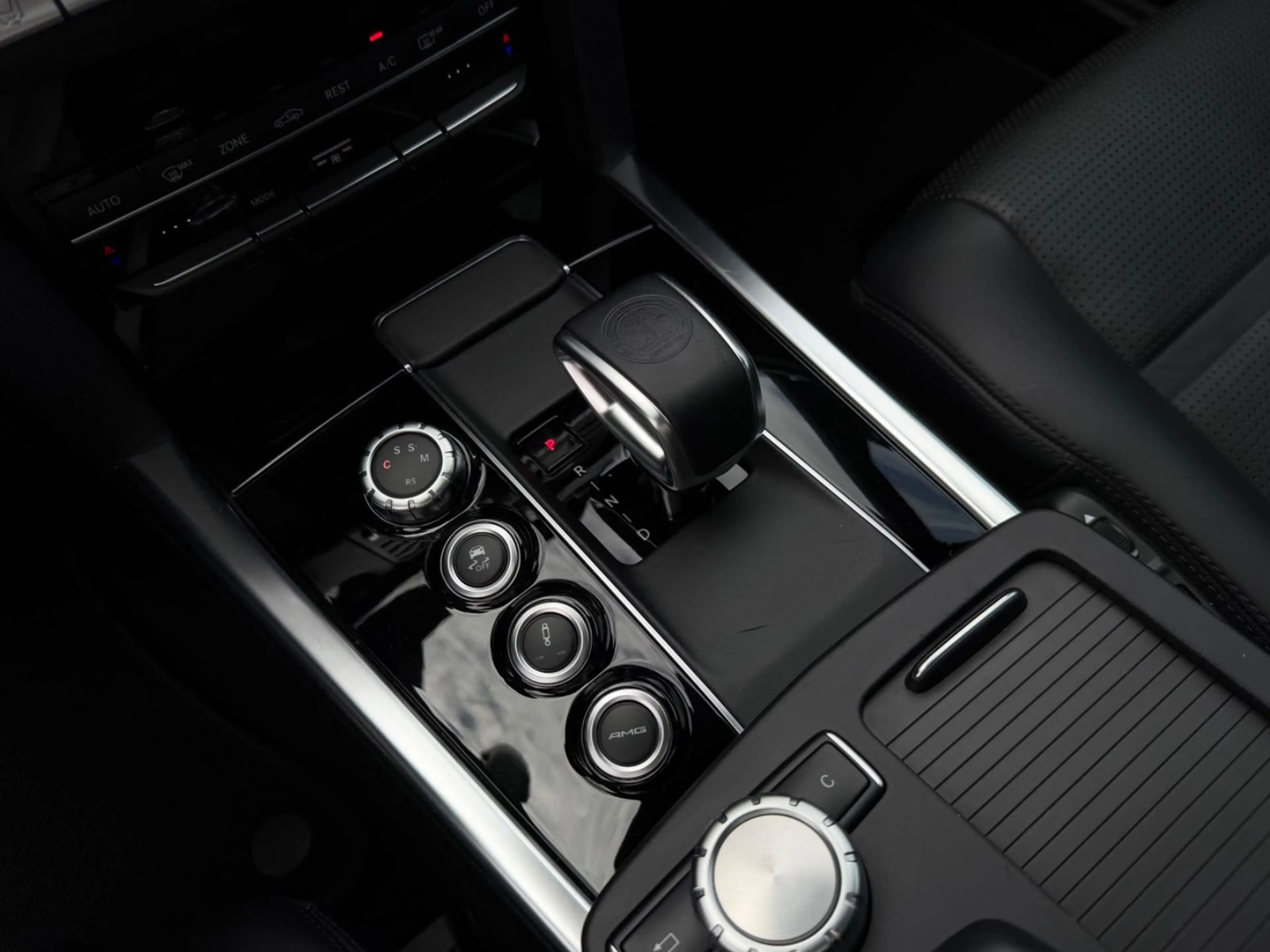 Mercedes-Benz E 63 AMG 4Matic *Pano*HK*Distronic*Original* — photo 23