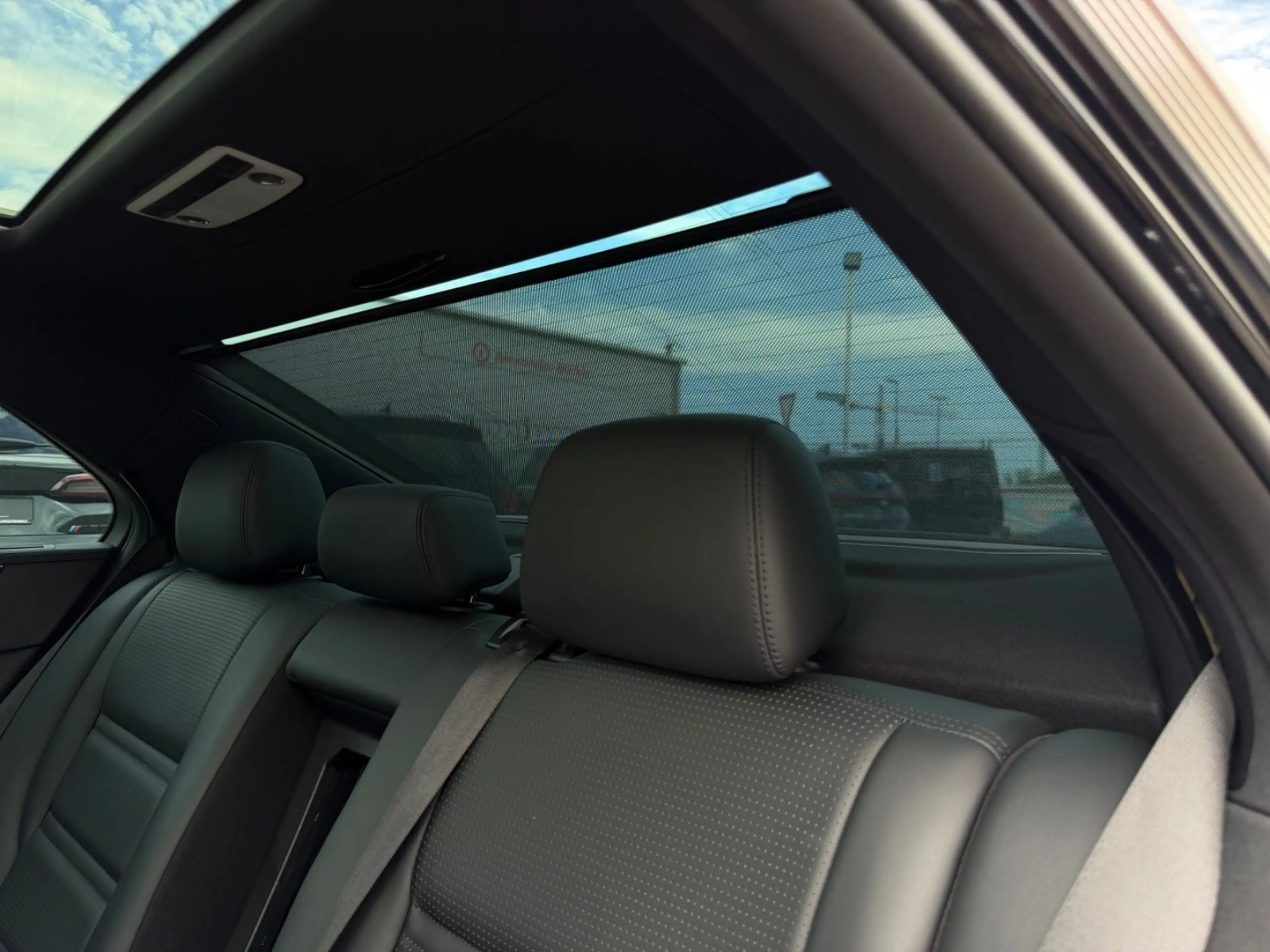 Mercedes-Benz E 63 AMG 4Matic *Pano*HK*Distronic*Original* — photo 18