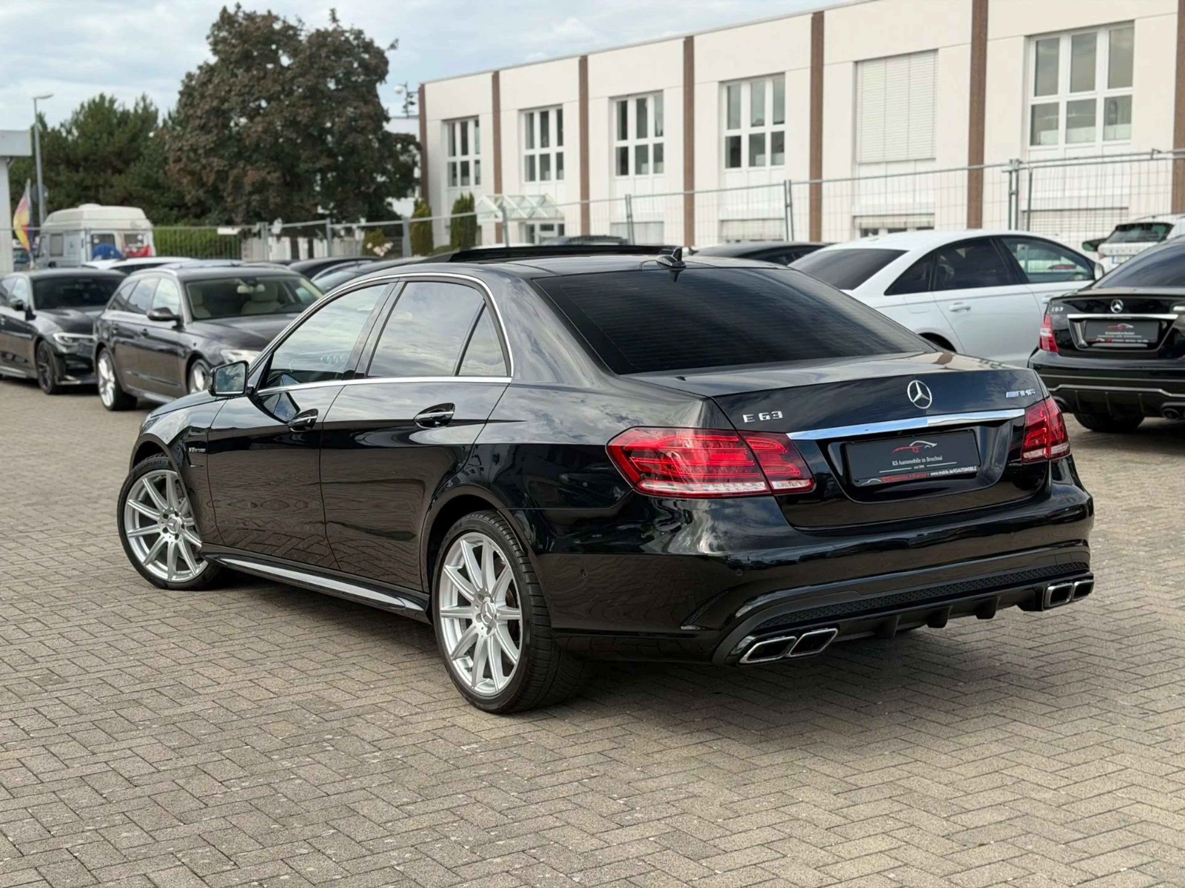 Mercedes-Benz E 63 AMG 4Matic *Pano*HK*Distronic*Original* — photo 9