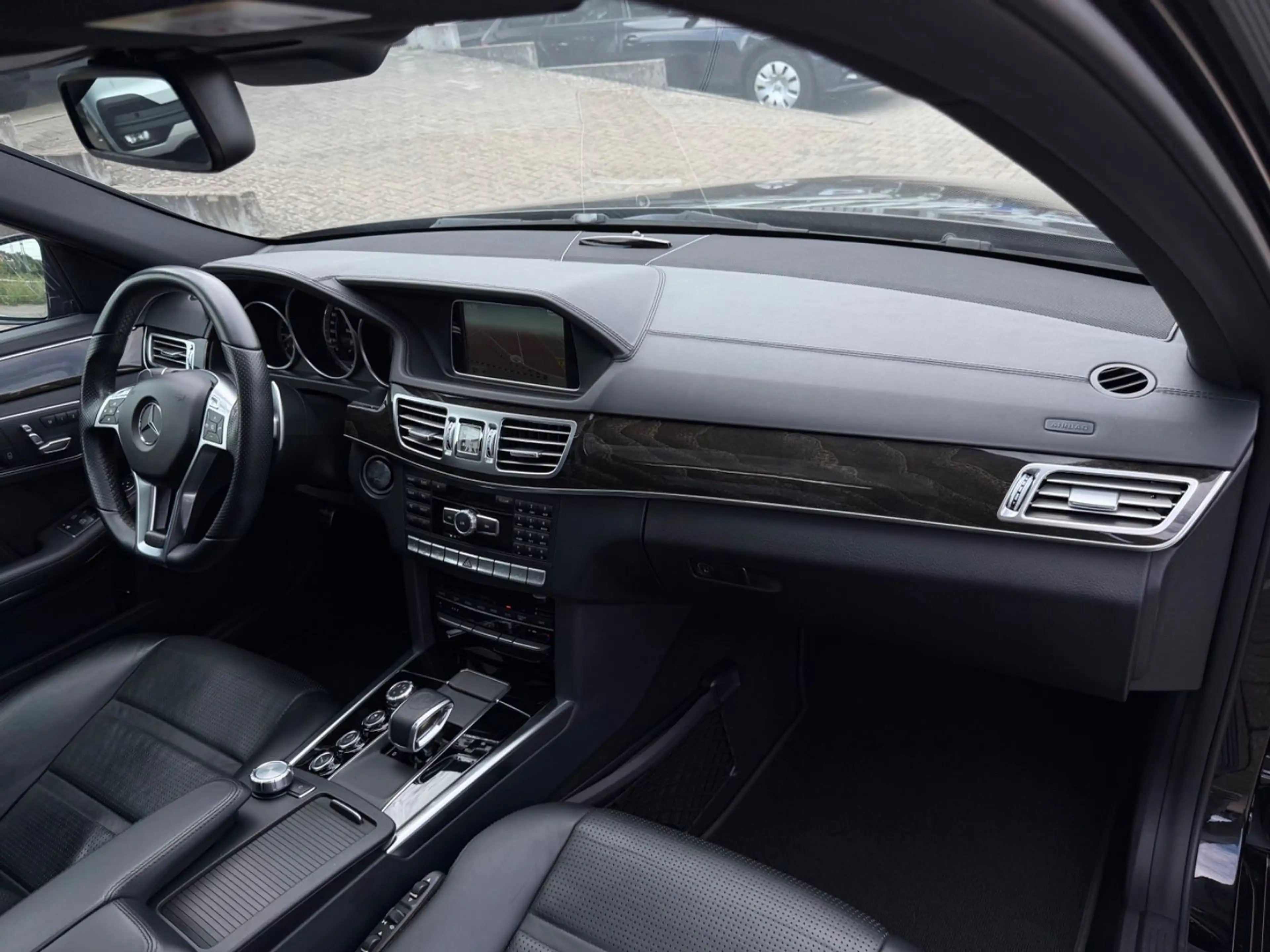 Mercedes-Benz E 63 AMG 4Matic *Pano*HK*Distronic*Original* — photo 33