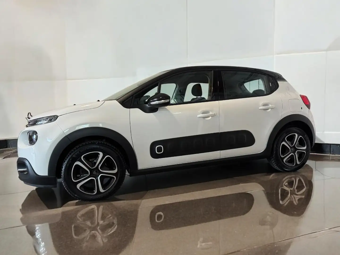 Citroen C3 PureTech 82 Shine Bianco - 1