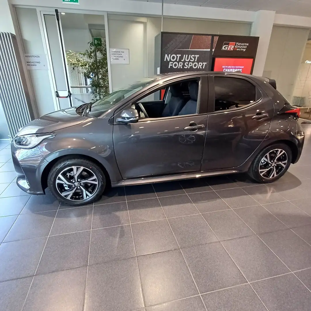 Toyota Yaris 1.5 Hybrid 5 porte Trend - 1