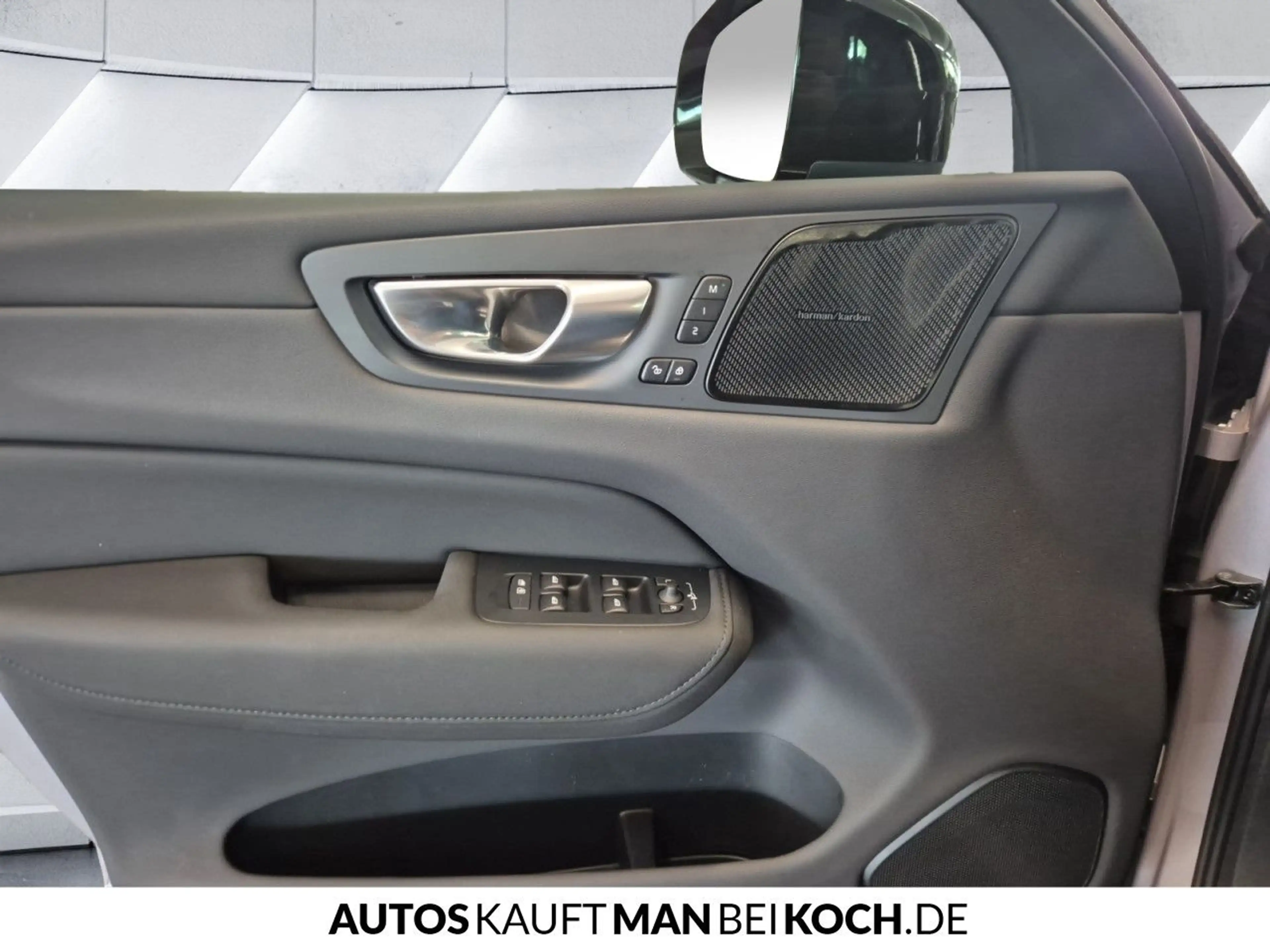 Volvo XC60 T6 AWD Plus Dark ACC BLIS H/K 4xSHZ — photo 14