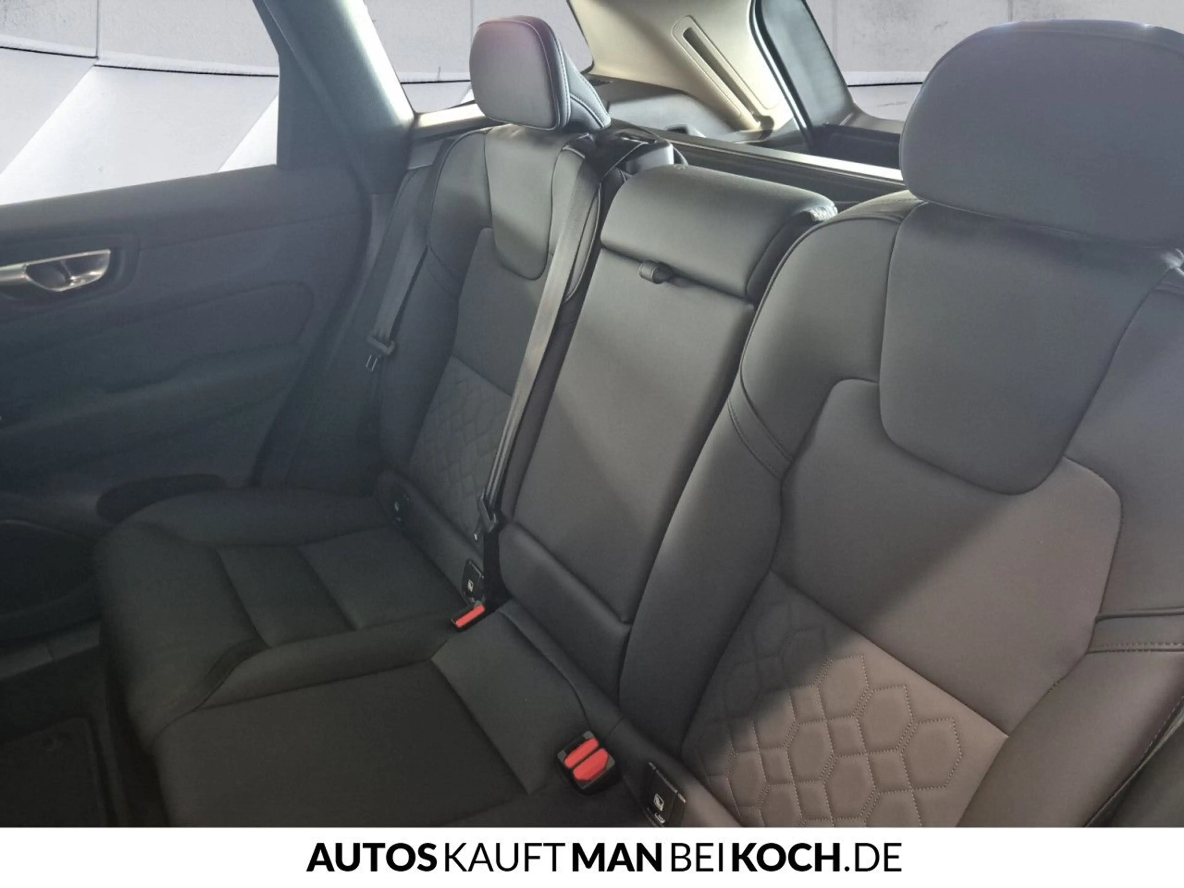 Volvo XC60 T6 AWD Plus Dark ACC BLIS H/K 4xSHZ — photo 8