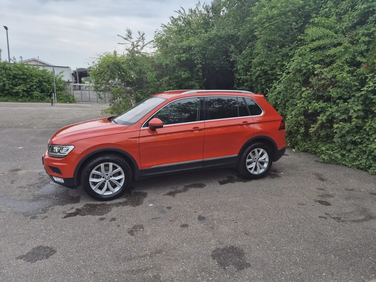 Volkswagen Tiguan 2.0 TDI SCR 4Motion (BlueMotion Techn.) DSG Highli Orange - 2