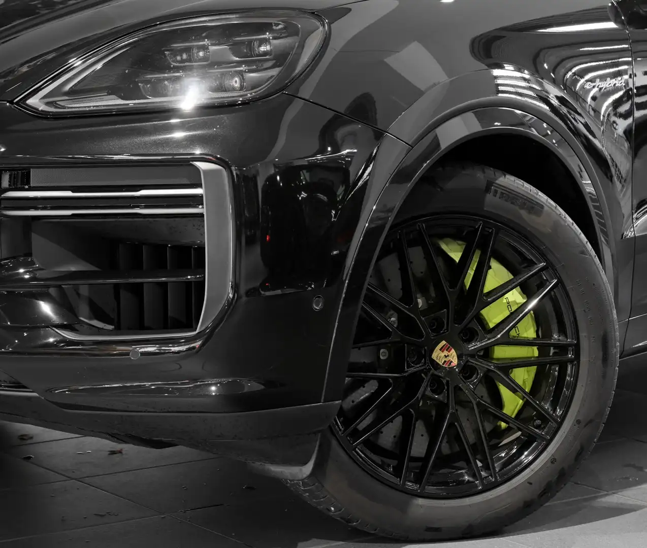 Porsche Cayenne Cayenne  Turbo E-Hybrid Schwarz - 1