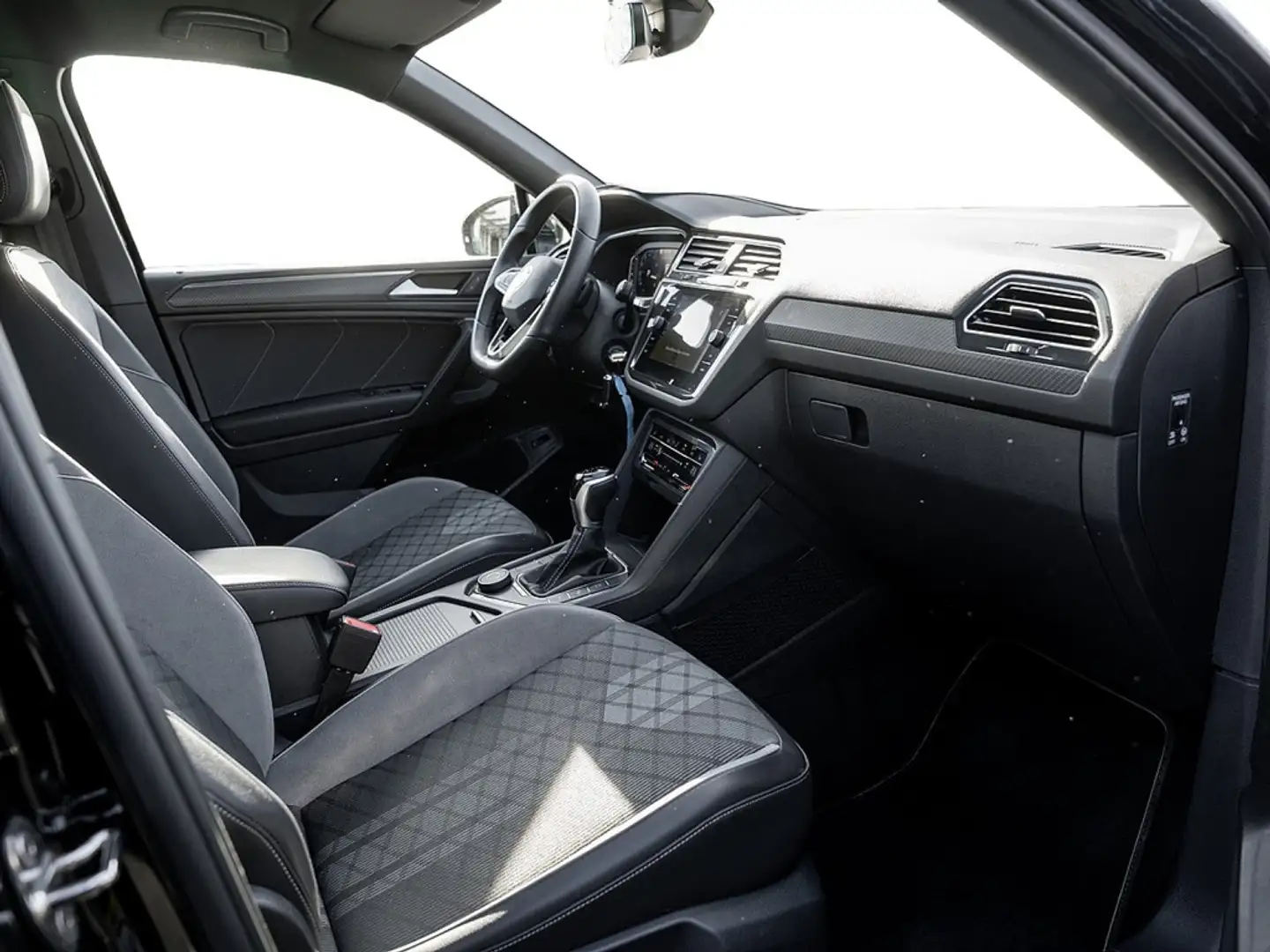 Volkswagen Tiguan Allspace 2.0 TSI R-Line 4M DSG AHK Schwarz - 2