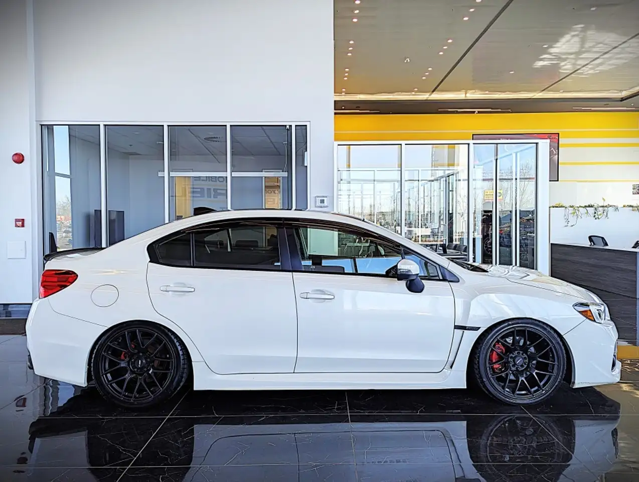 Subaru WRX снимка Subaru WRX