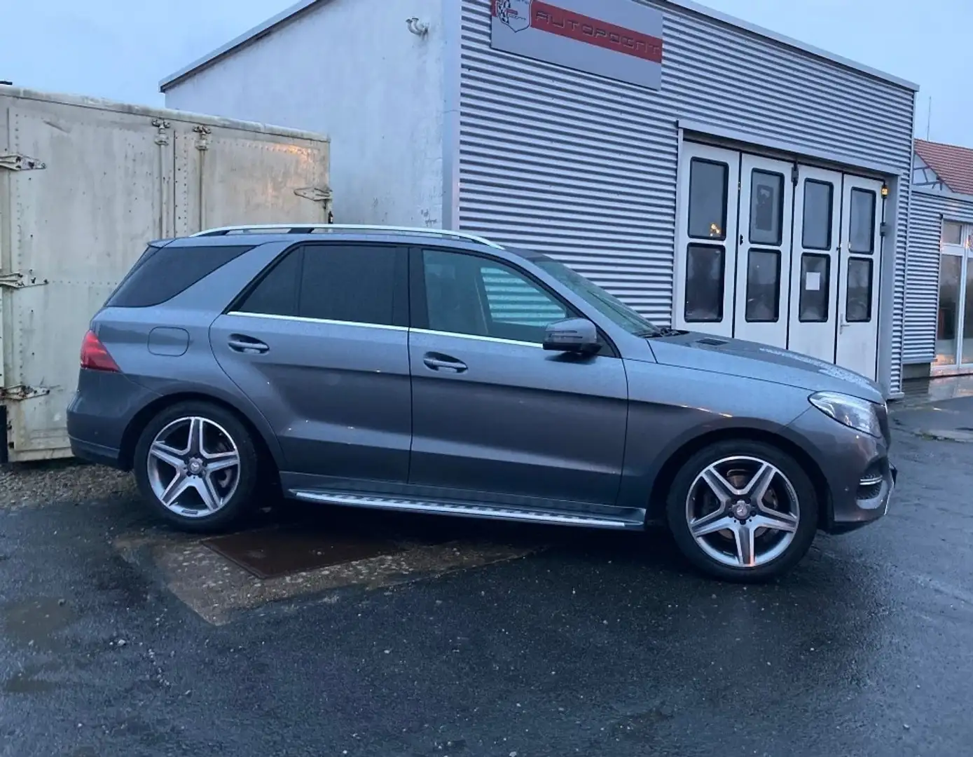 Mercedes-Benz GLE 350 d 4Matic 9G-TRONIC AMG Line - 1
