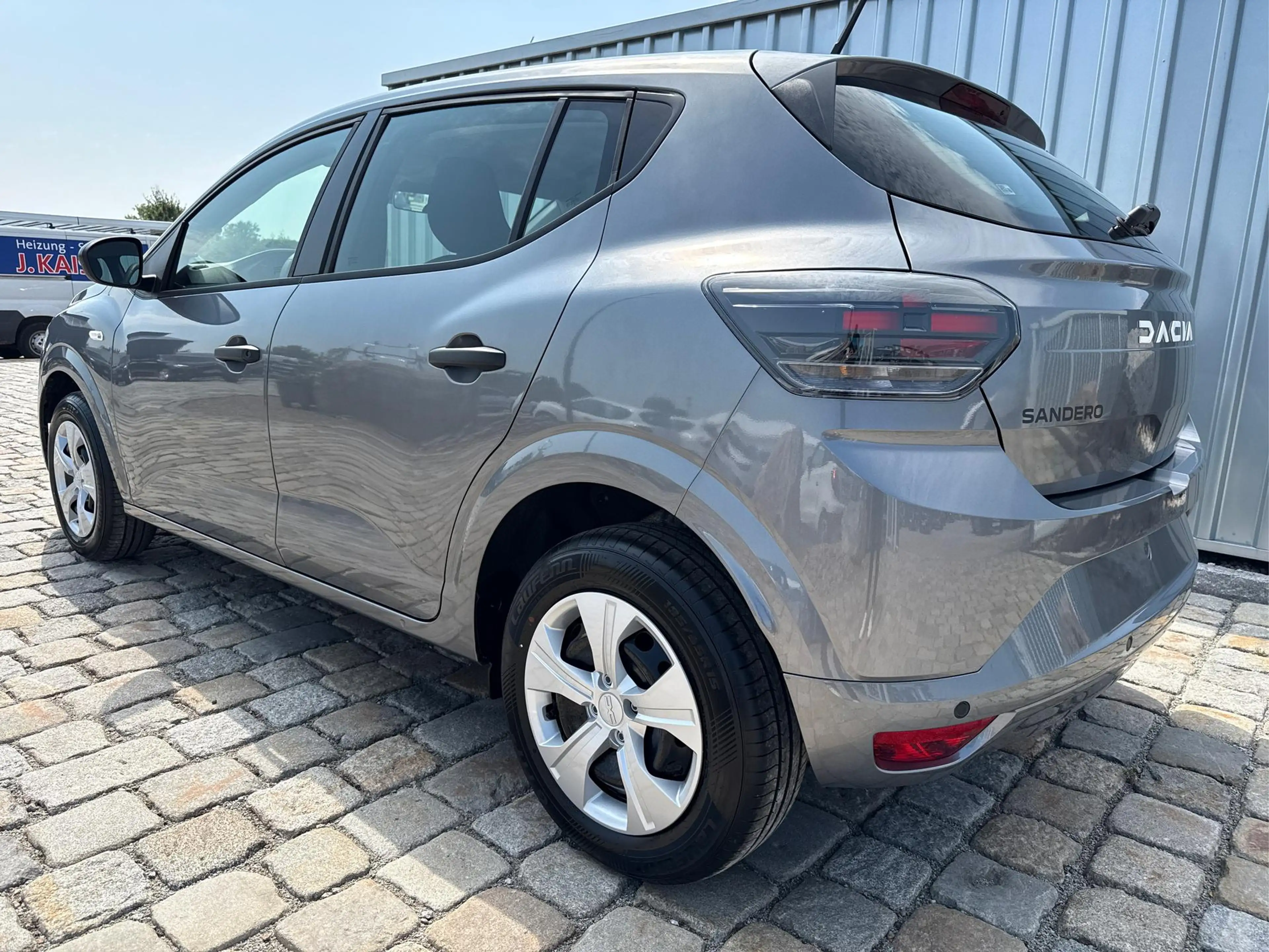 Dacia Sandero Essential 1,0 100 TCe 74 kW/100 PS-6 Gang-MJ 20... — photo 4