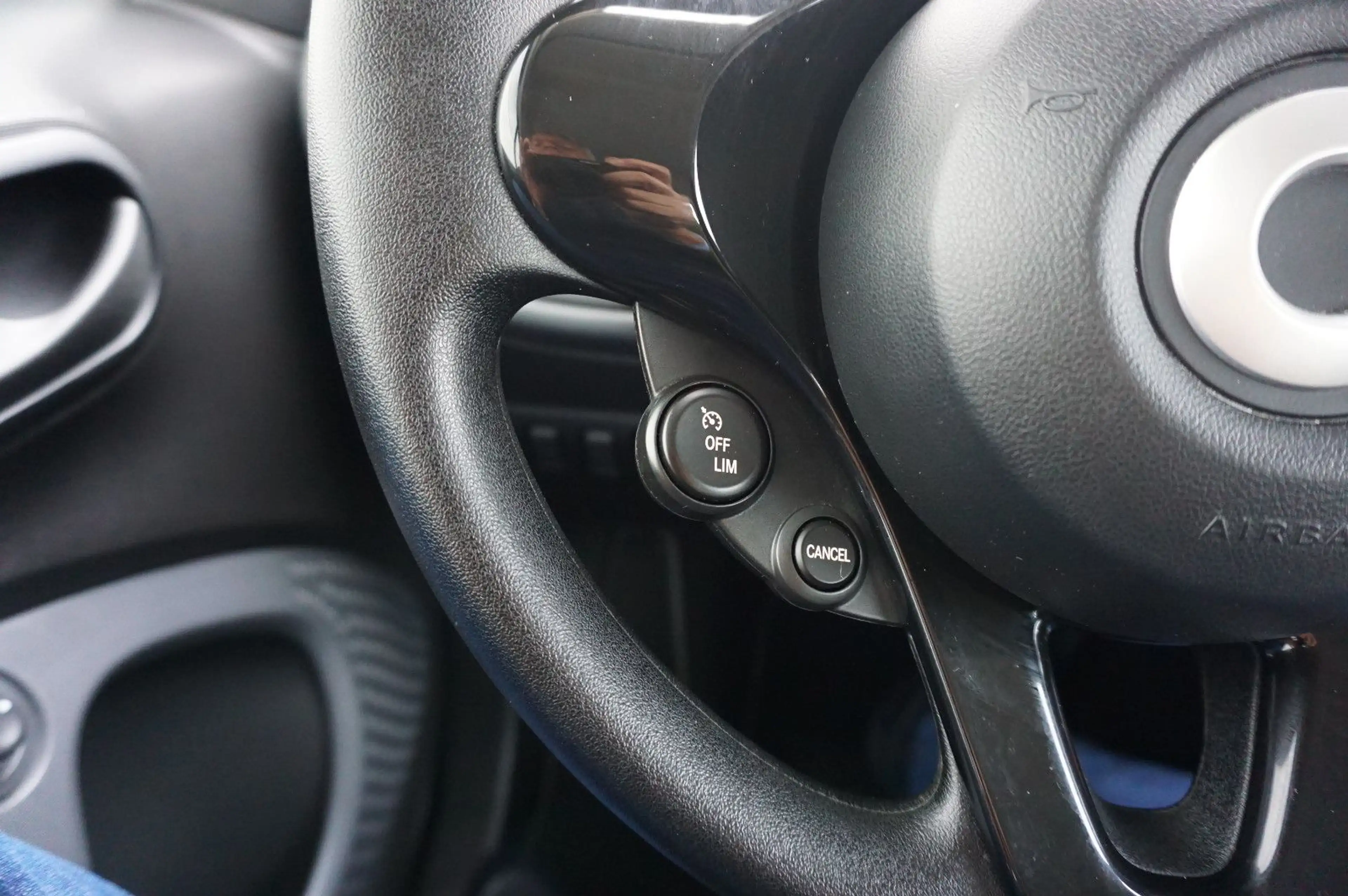 smart forTwo fortwo EQ 1 Hand Scheckheft 22KW Bordlader — photo 14