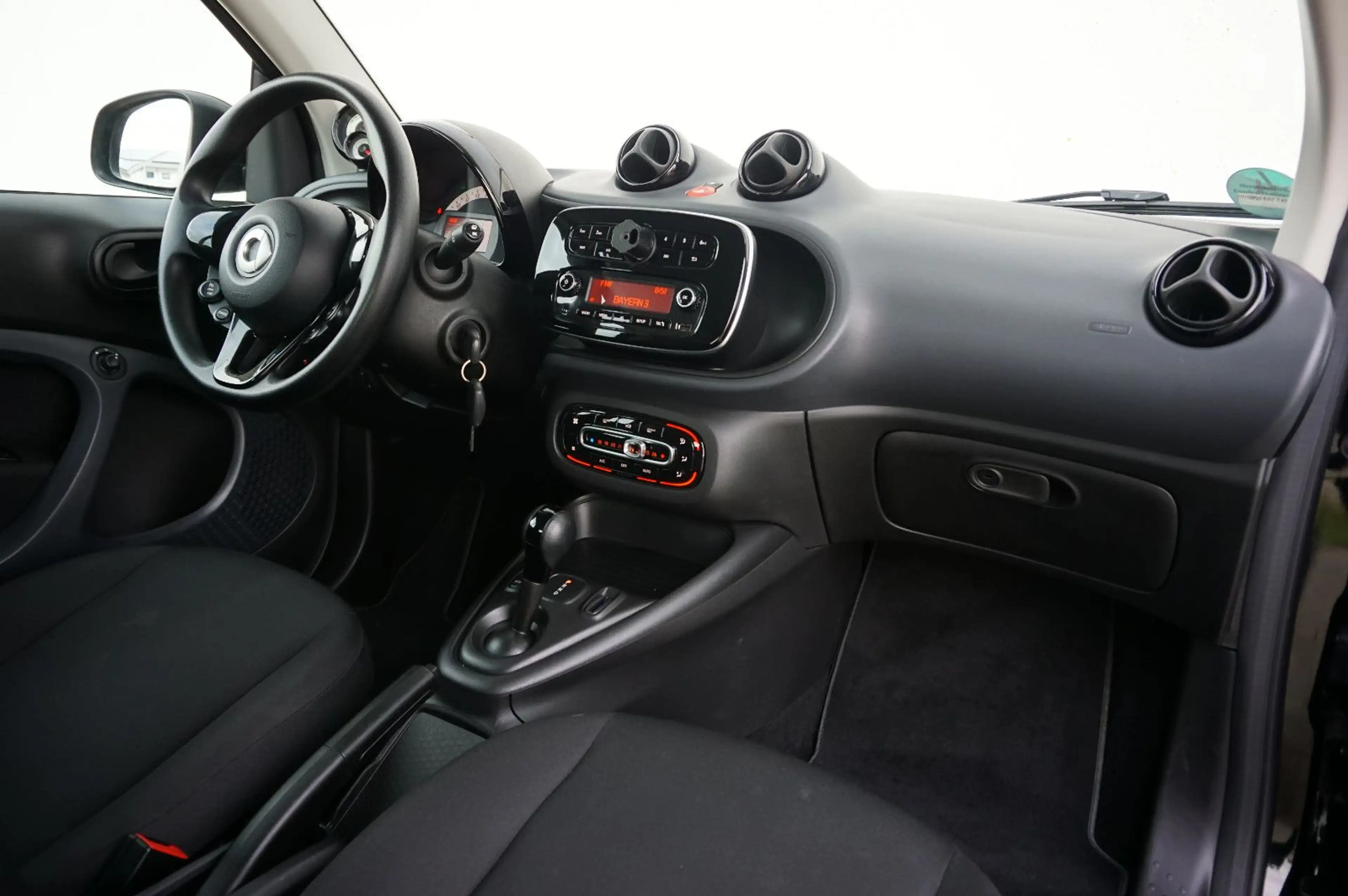 smart forTwo fortwo EQ 1 Hand Scheckheft 22KW Bordlader — photo 11